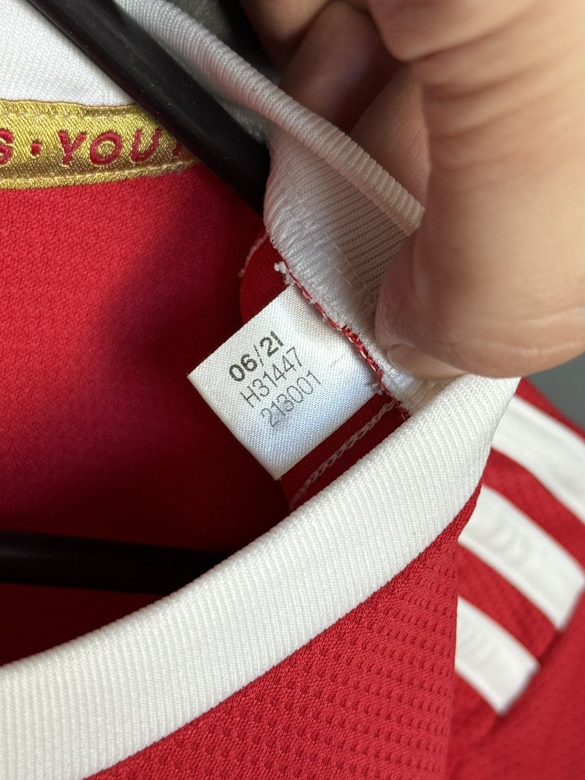 Adidas Manchester United 21/22 Home Ronaldo Football Jersey Size US S / EU 44-46 / 1 - 17 Thumbnail