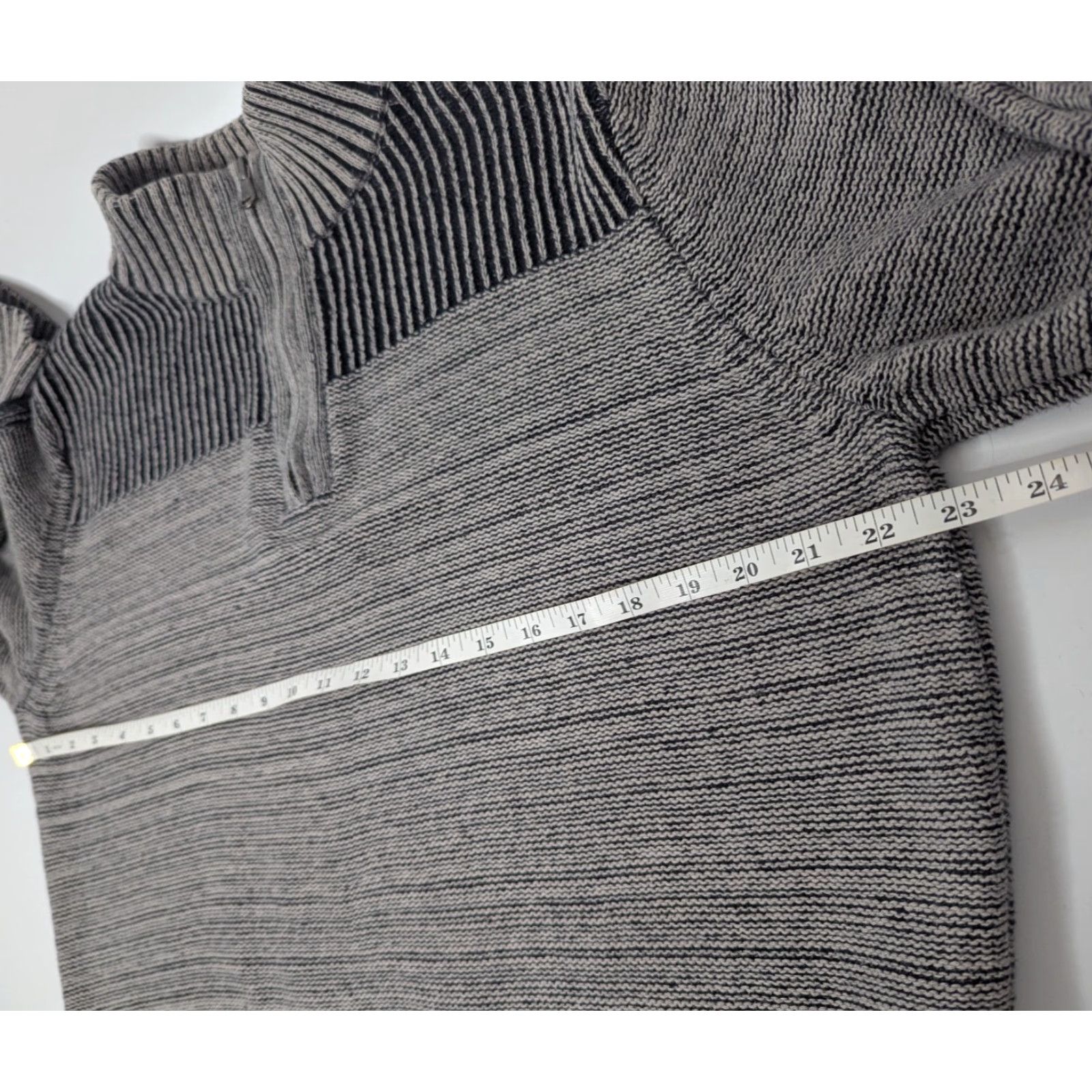 Vintage Rock & Republic Sweatshirt Mens Quarter Zip Mock Neck 1/4 Zip Size M Gray/Black Long Sleeve Pullover - Regular Adult Mens Size US M / EU 48-50 / 2 - 5 Thumbnail