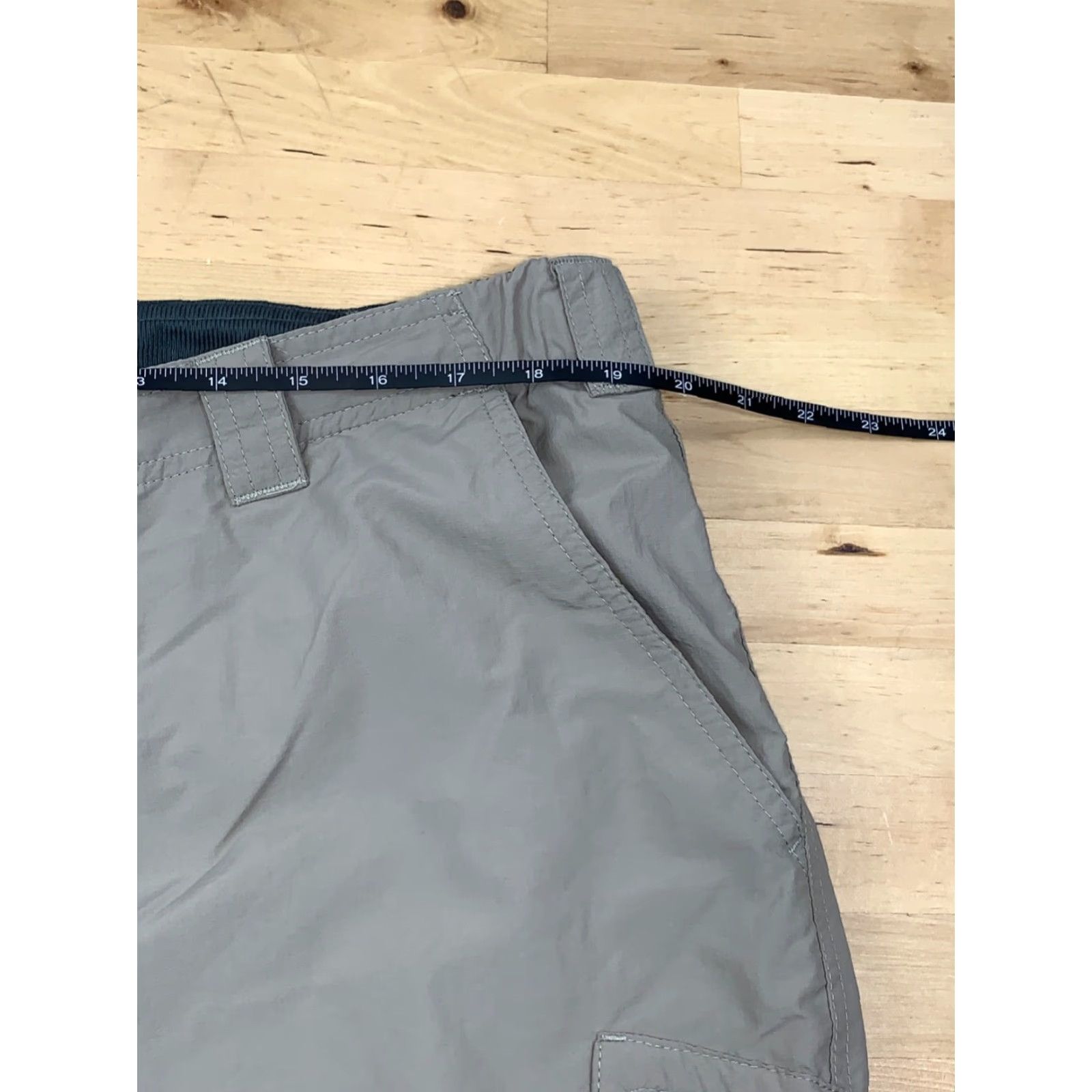 Vintage Columbia Pants/shorts Beige 40x30 Regular Men Inseam 30 Convertible Cargo Ankle Outdoor Hiking 4049 Size US 40 / EU 56 - 7 Thumbnail