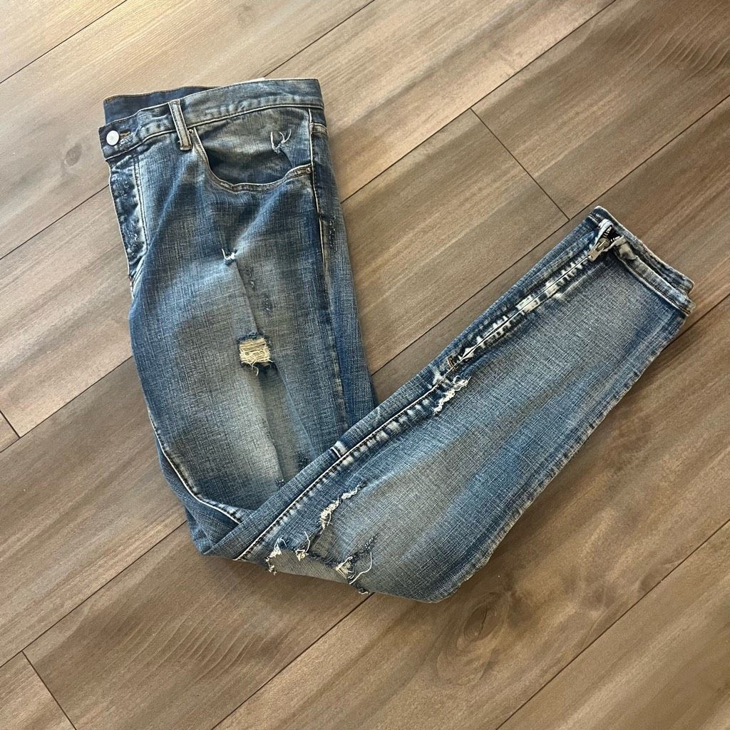 MNML MNML Light Wash Distressed Casual Denim Jeans Men 38x33 Size US 38 / EU 54 - 1 Thumbnail