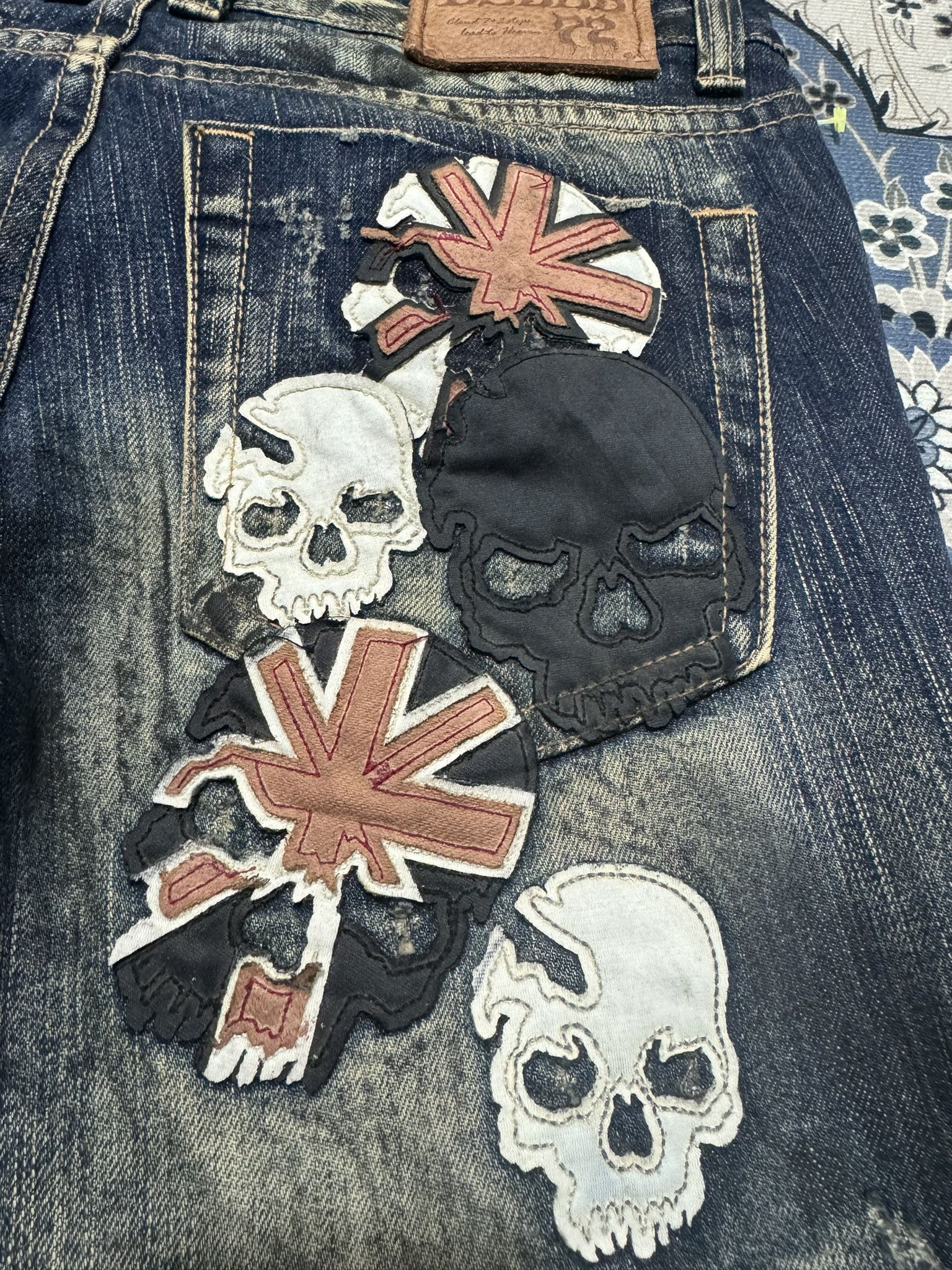 Japanese Brand × Seditionaries Cloud 77 Distressed Skull Patches Jeans Size US 29 - 9 Thumbnail