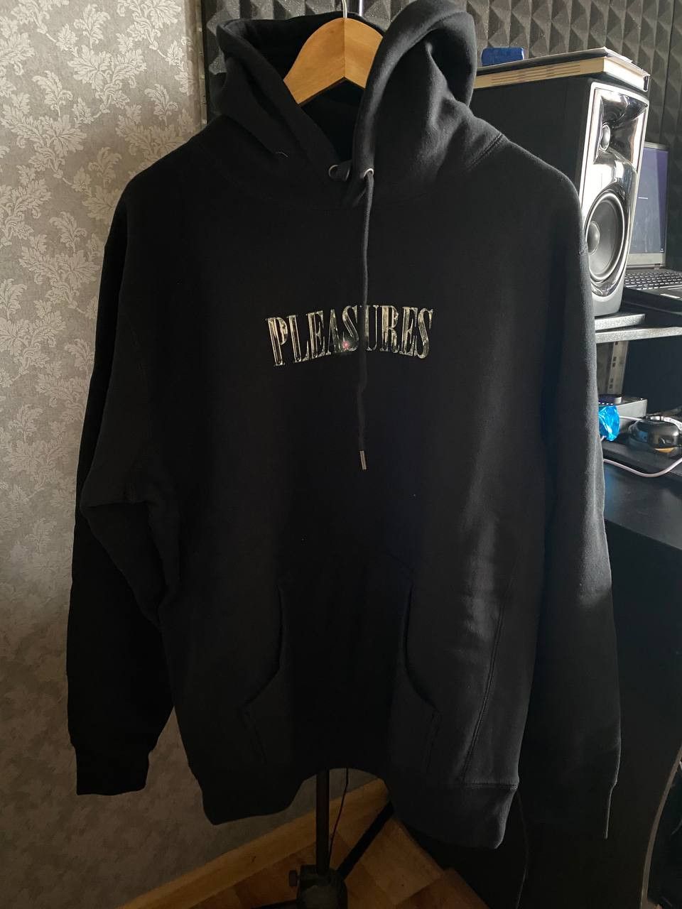 Playboy × Pleasures Pleasures x Playboy VVS Hoodie Size US L / EU 52-54 / 3 - 2 Thumbnail