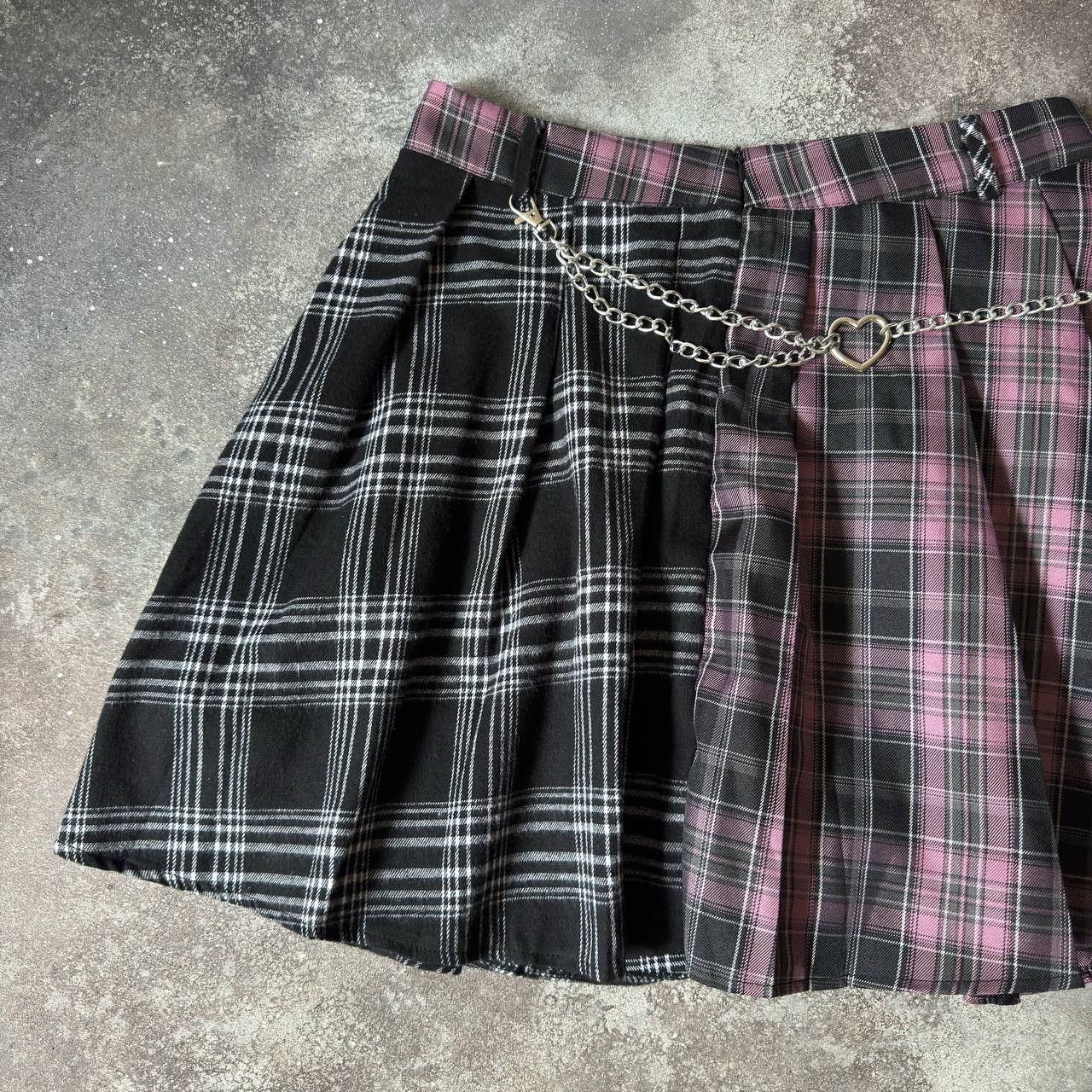 Hysteric Glamour × If Six Was Nine × Vintage Emo Style Vintage Pleated Mini Skirt with Chain Size 30" / US 8 / IT 44 - 2 Thumbnail