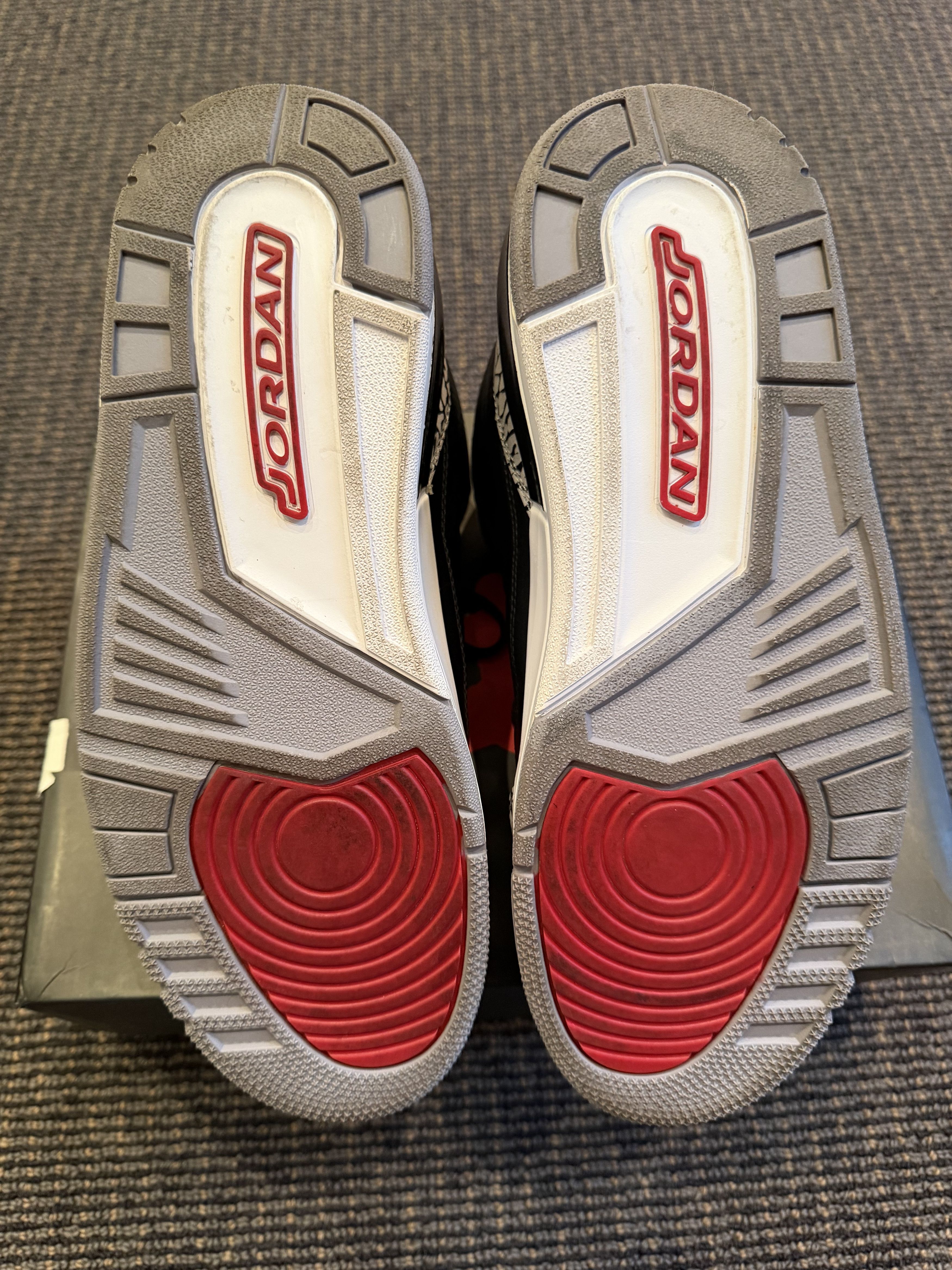 Jordan Brand Air Jordan 3 Retro Cement 2011 Size US 10 / EU 43 - 5 Thumbnail