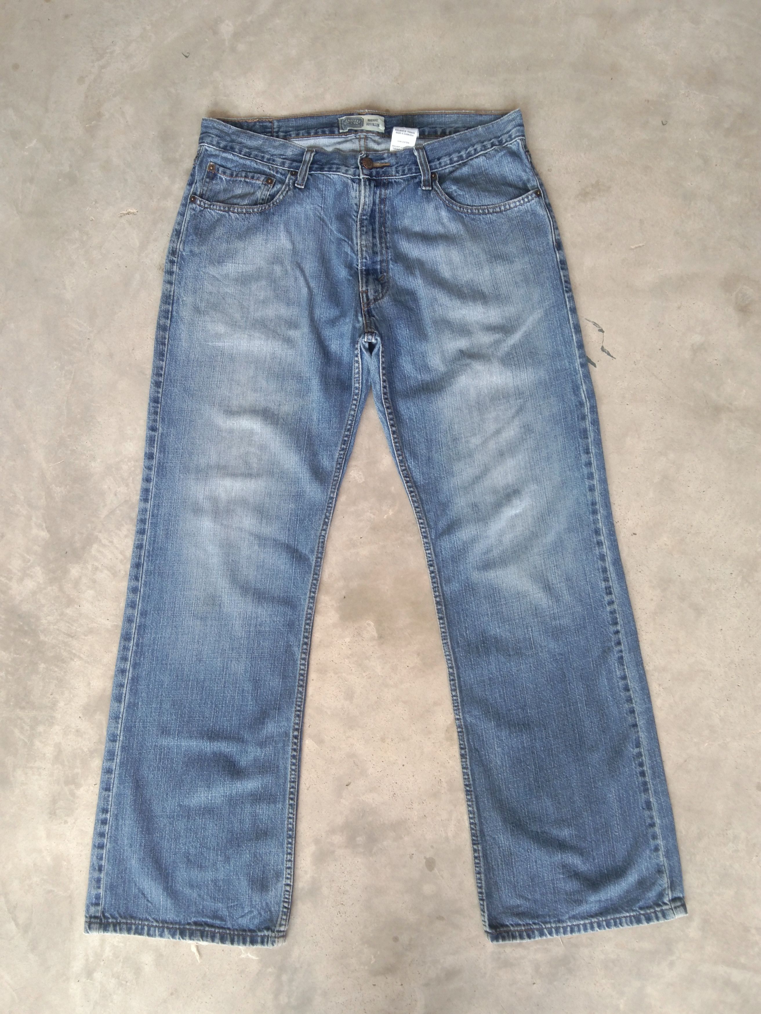 Levi's Vintage Levi's Signature Boot Cut Distressed Jeans 34x33 Size US 34 / EU 50 - 1 Thumbnail