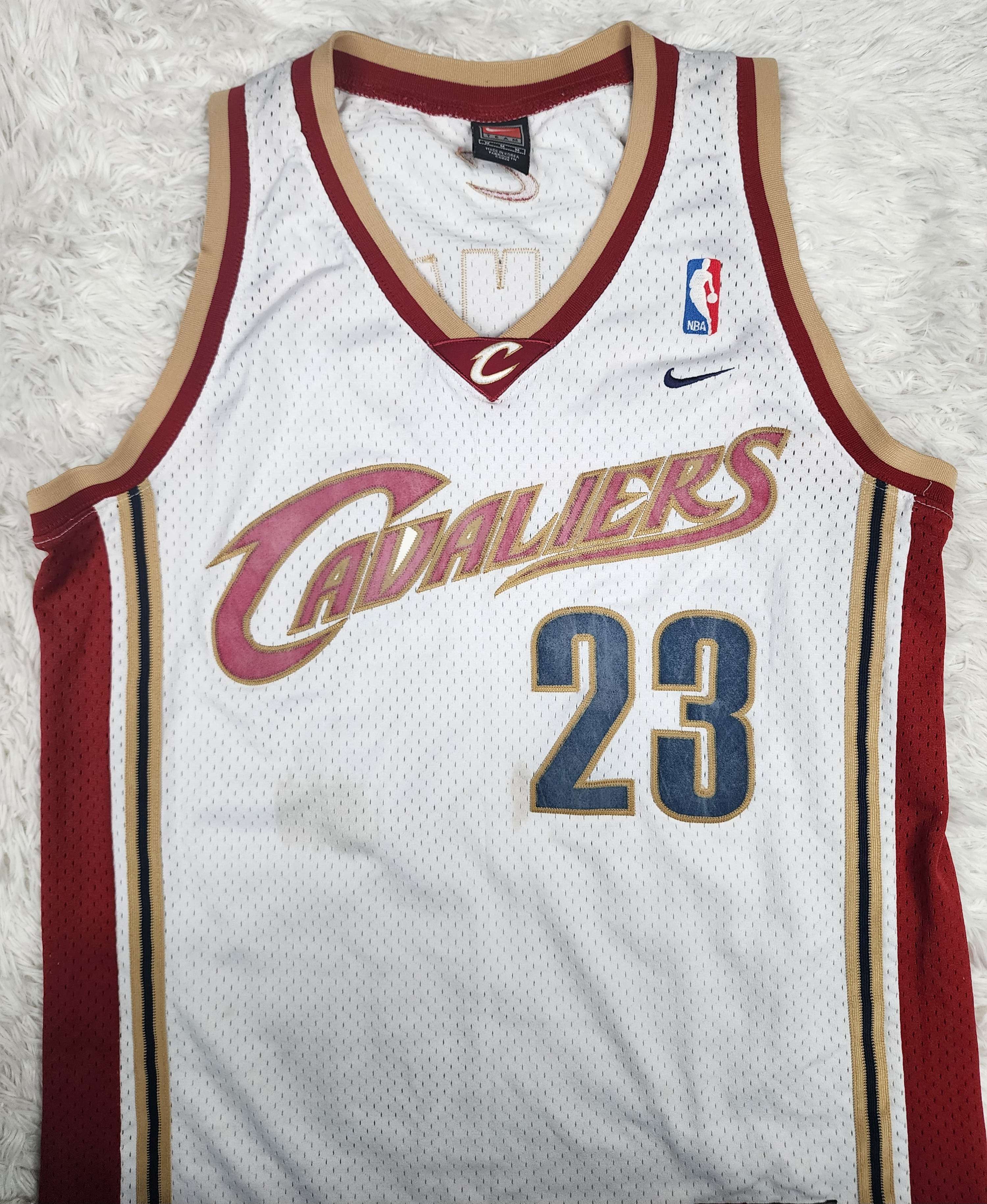 Nike Vintage Y2K Nike Cavaliers Lebron James #23 2003/04 jersey Size US M / EU 48-50 / 2 - 2 Thumbnail