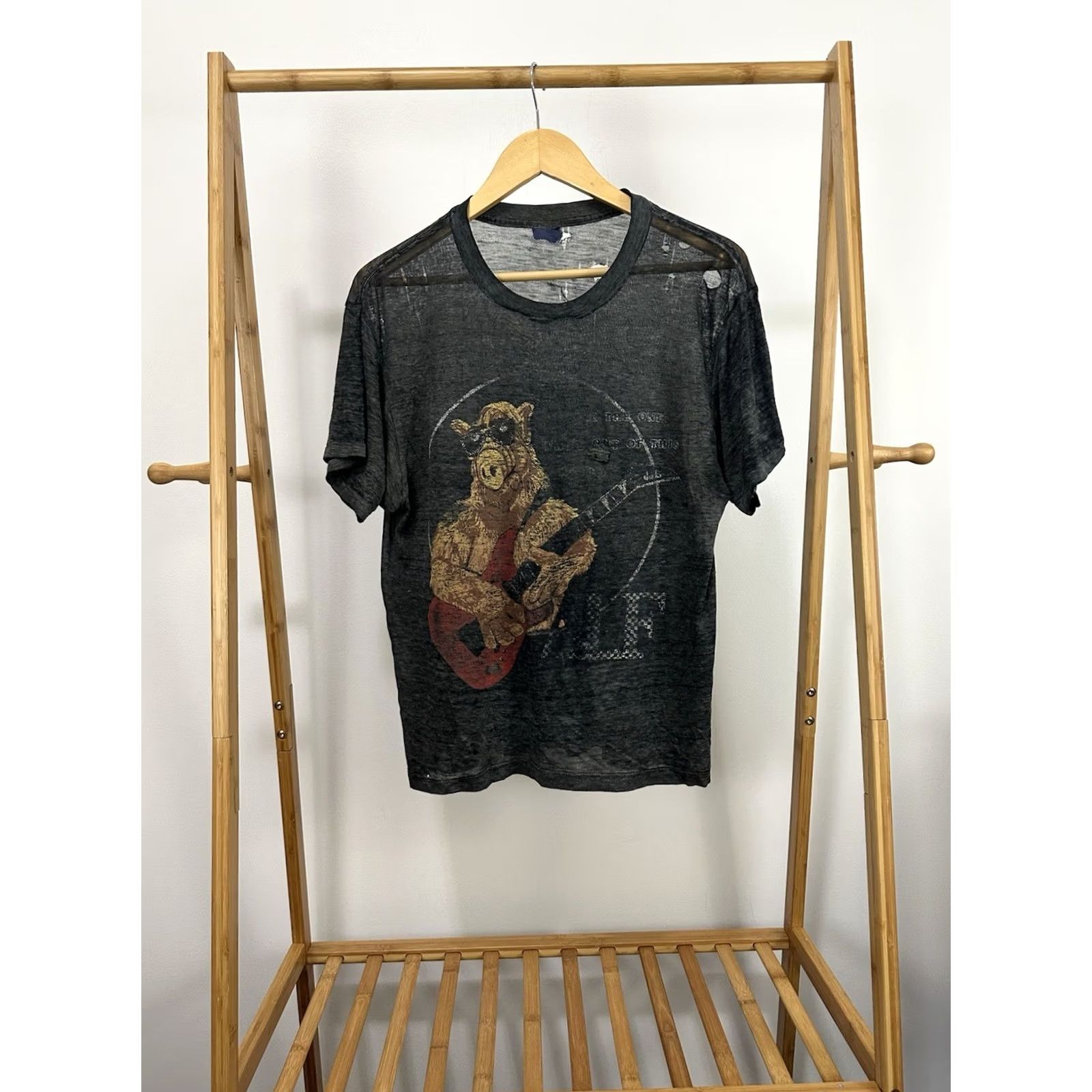 Vintage VTG 80s Alf Guitar Super Paper Thin Thrashed Distressed Worn Faded T-Shirt M Nike Shirt Black Mens Size US M / EU 48-50 / 2 - 2 Thumbnail