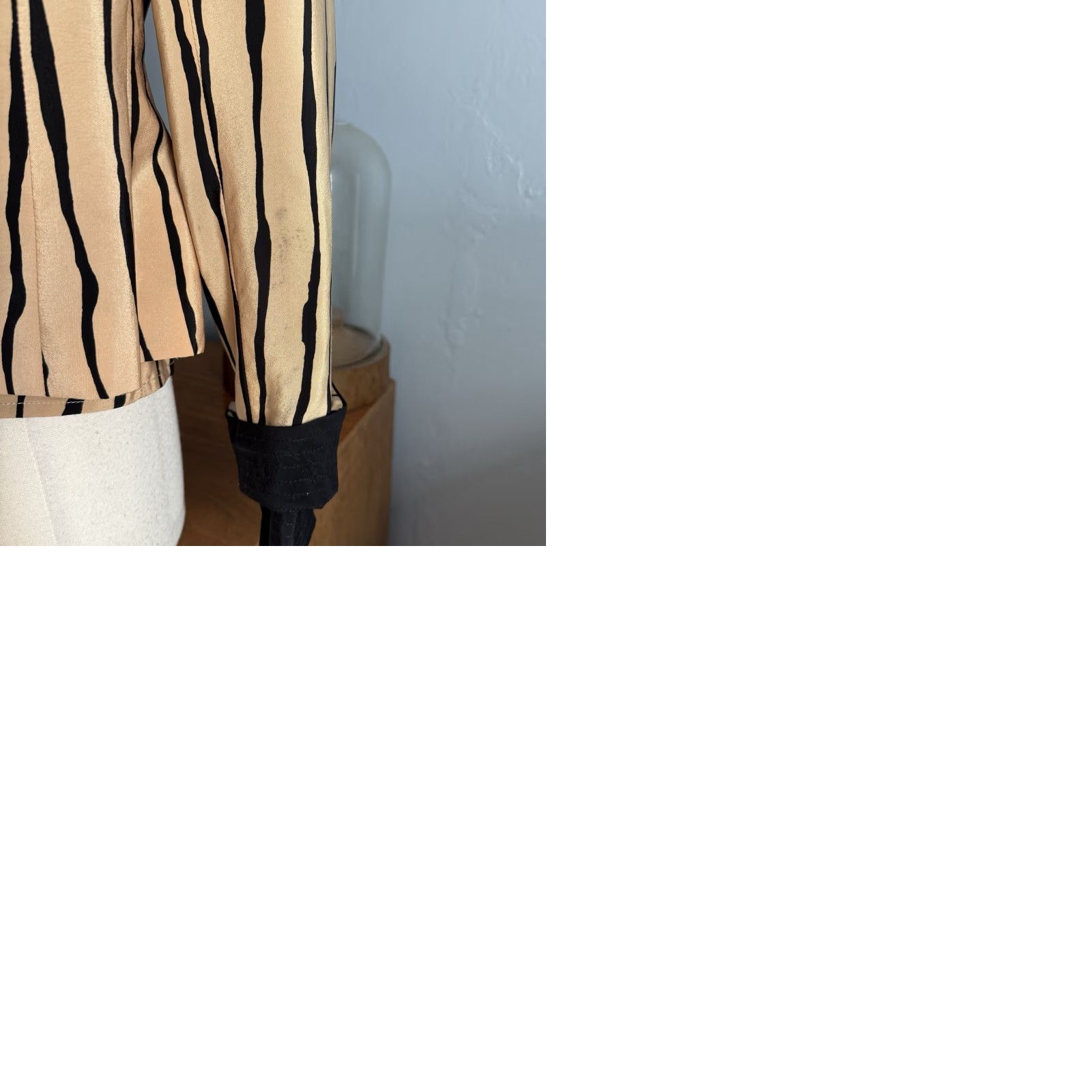 Vintage VINTAGE DAVID HAYES 3pc Silk Blouse Blazer Skirt Suit - Striped - Size M/L - Women - Classic Fit - 80s 90s City Preppy Holiday Party Workwear Size M / US 6-8 / IT 42-44 - 9 Thumbnail