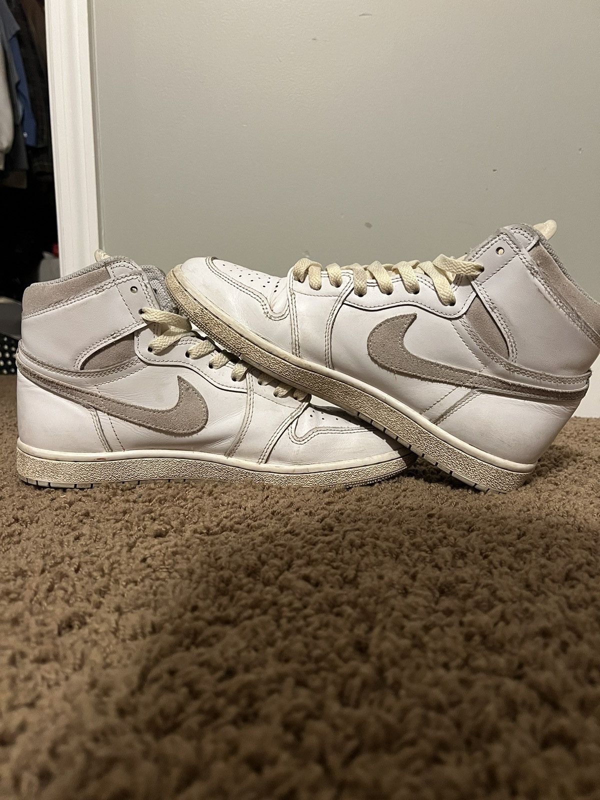 Jordan Brand × Nike Jordan 1 High Neutral Grey Size 10.5 Size US 10.5 / EU 43-44 - 5 Thumbnail