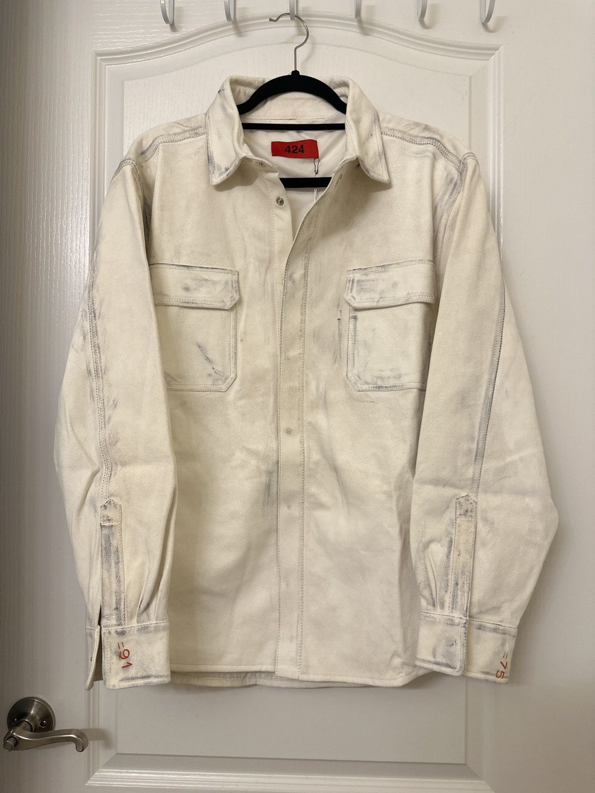 424 $1,680 distressed worn leather snap button shirt jacket Size US M / EU 48-50 / 2 - 3 Thumbnail