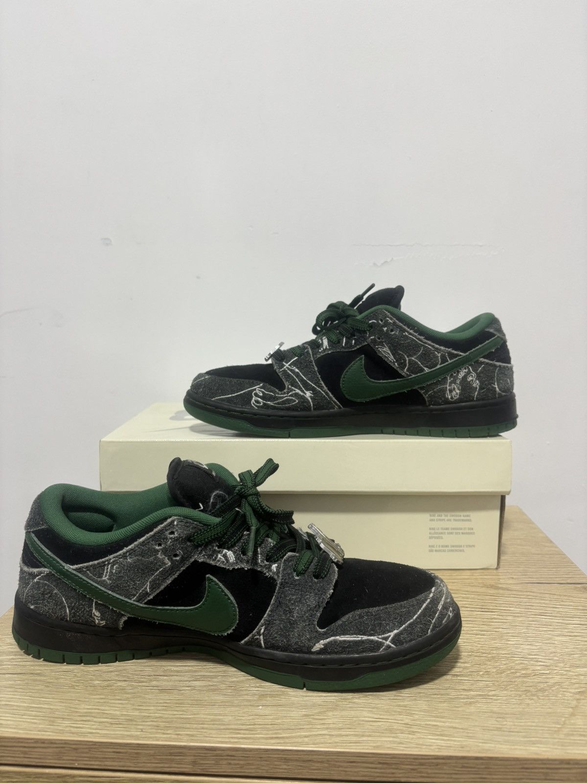Nike SB Dunk sb there size 9 Size US 9 / EU 42 - 2 Thumbnail