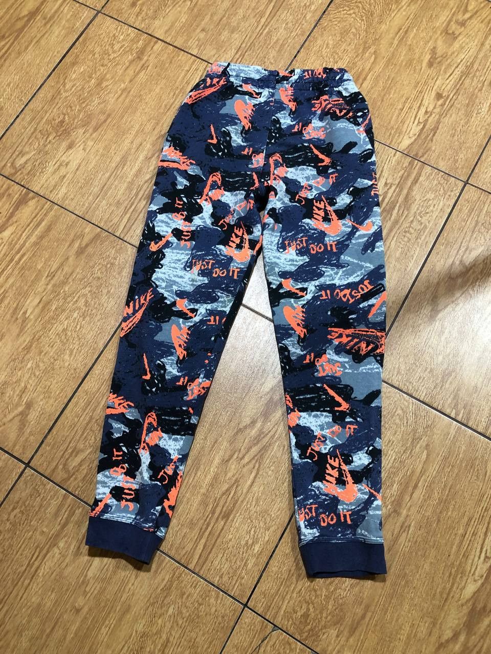 Nike Nike Boy's XL Joggers Club Fleece Navy Printed SWEATPANTS Size US 28 / EU 44 - 16 Thumbnail