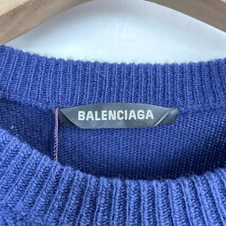 Balenciaga Balenciaga Crewneck pullover with embroidered chest logo sw Size US S / EU 44-46 / 1 - 4 Thumbnail