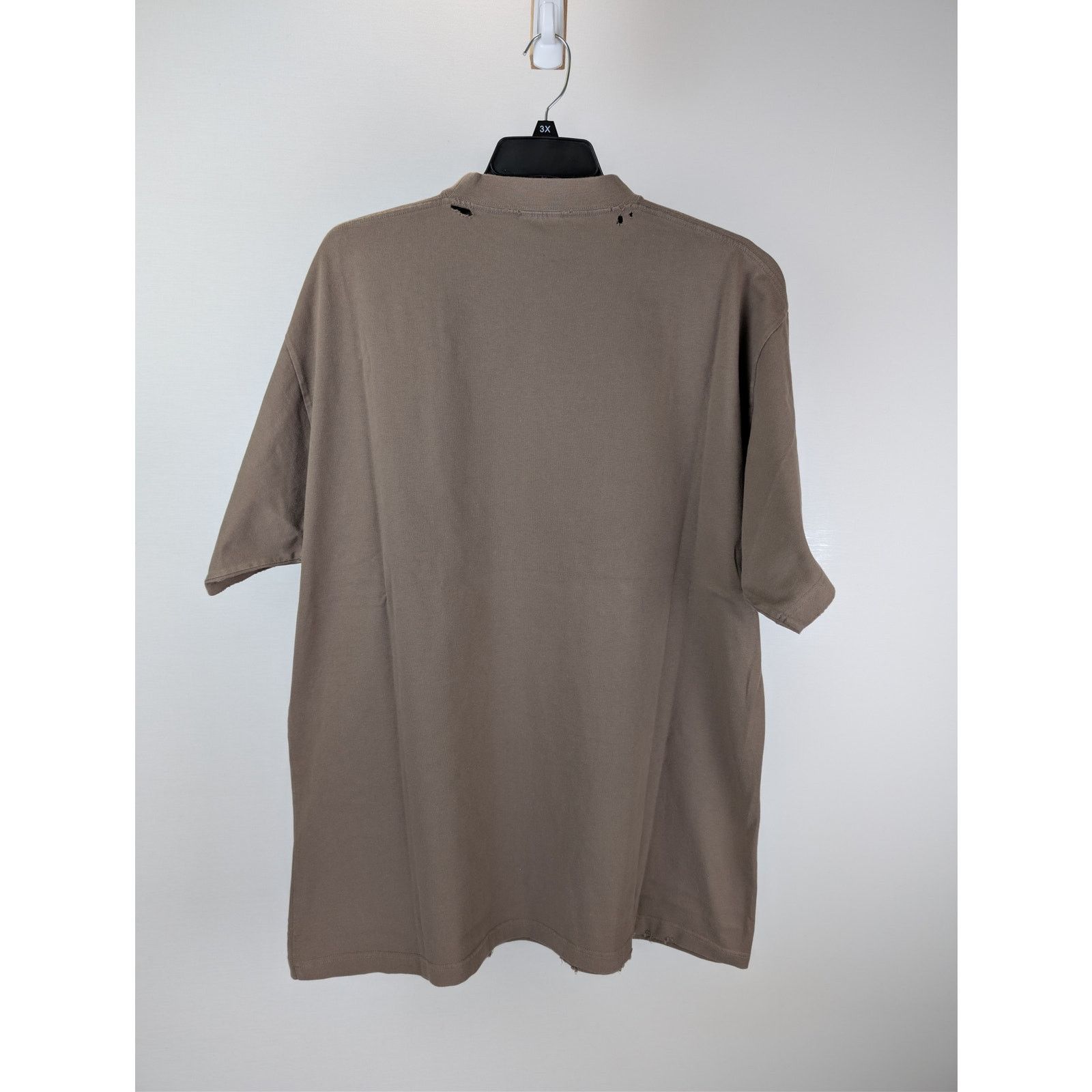 Balenciaga o1rshd1 Metal Print Vintage Jersey Oversized T-Shirt Taupe Size US M / EU 48-50 / 2 - 9 Thumbnail