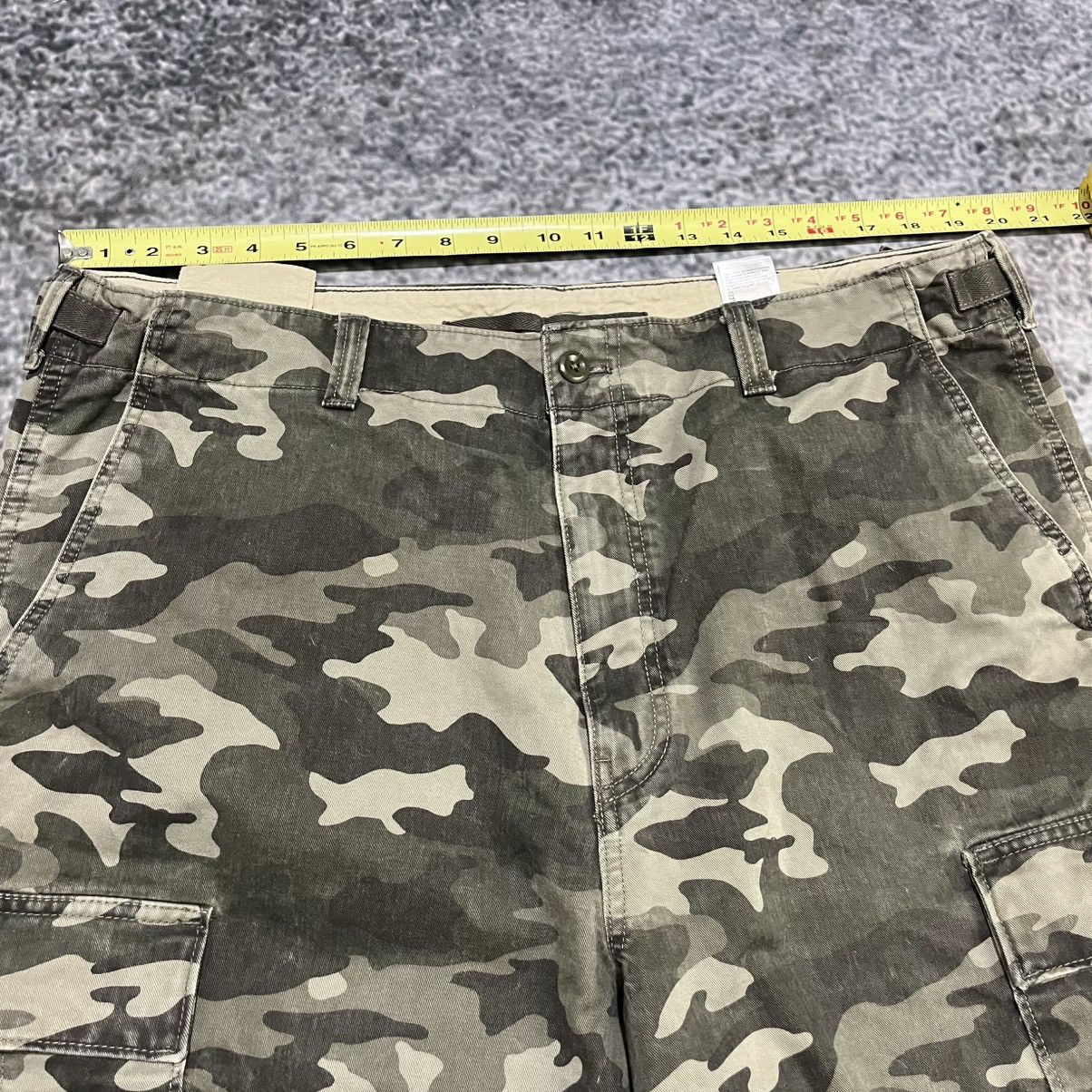 Banana Republic Vintage Banana Republic Camo Cargo Pants 2000s Y2K 38x28 Size US 38 / EU 54 - 9 Thumbnail