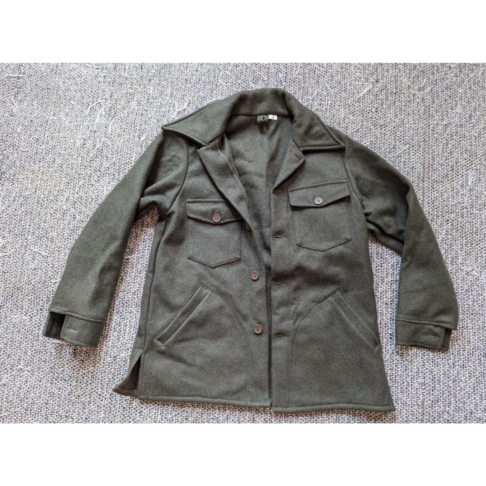 Vintage VINTAGE Duxbak Coat Wool Flannel 40 Chest M Green Jacket Shirt-Jac Hunting Men M Shirt-Jac Mens 40 Green 1960s Decade 60s Size US M / EU 48-50 / 2 - 3 Thumbnail