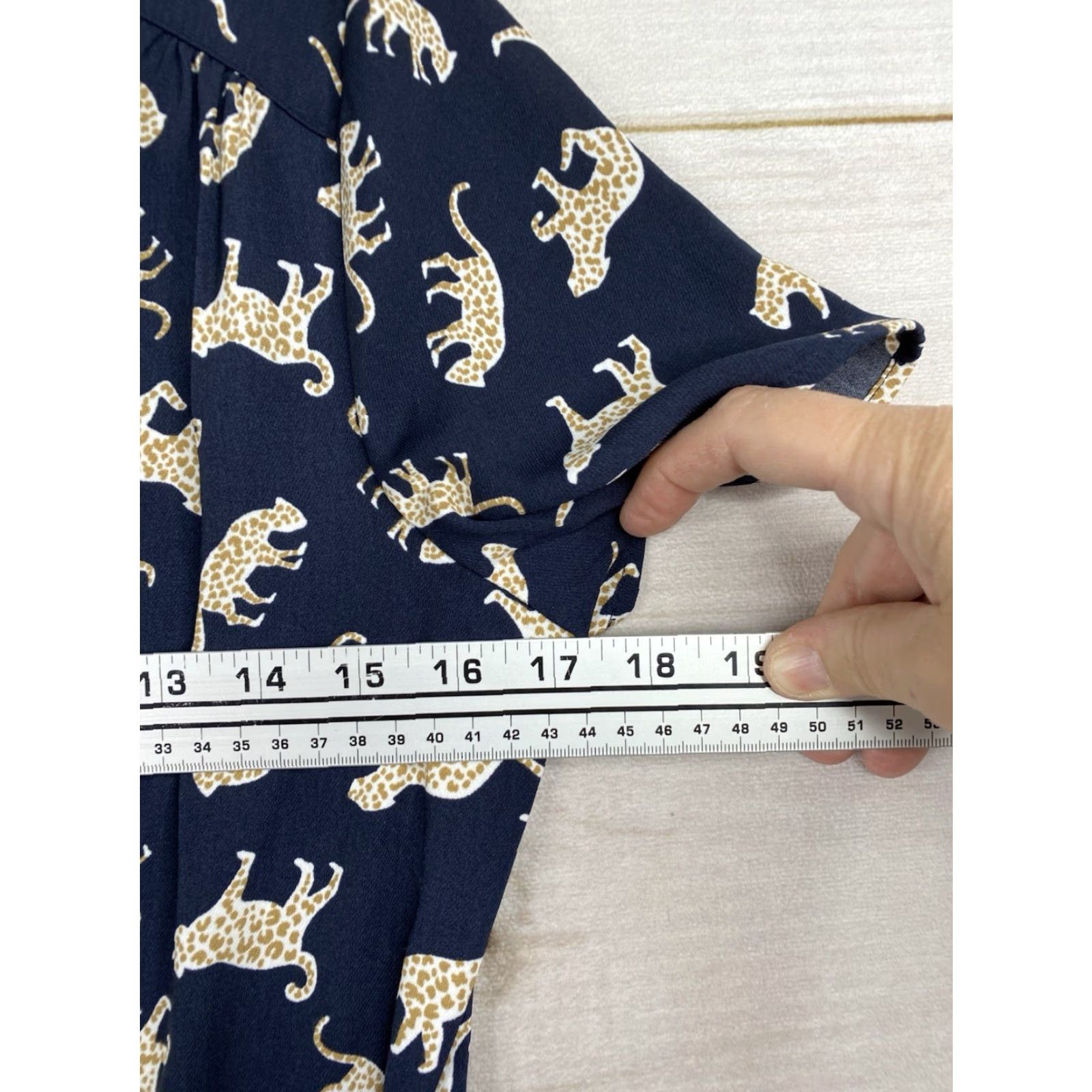 J.Crew J.CREW Wrap Dress Women's 2 Blue Navy Cheetah Animal Print Short Sleeve V-Neck Knit Polyester Shirt/Housewear Size XS / US 0-2 / IT 36-38 - 6 Thumbnail