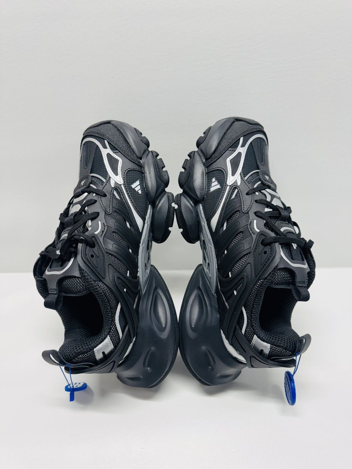 Adidas Adidas XLG RUNNER DELUXE IH0070 Core Black/Carbon. Size US 11 / EU 44 - 2 Thumbnail