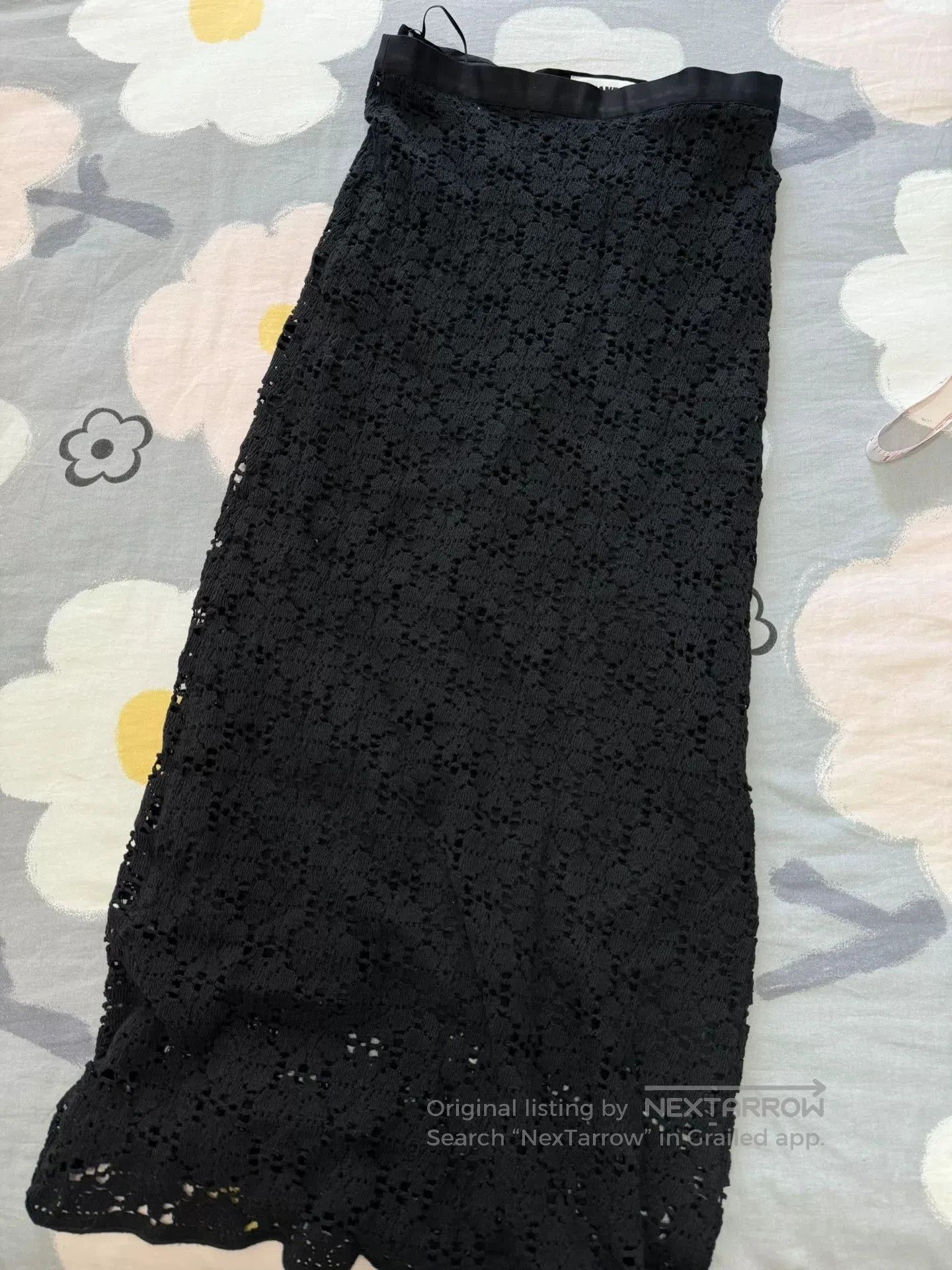 Jil Sander Jil Sander Black Midi Skirt. Size 26" / US 2 / IT 38 - 1 Thumbnail