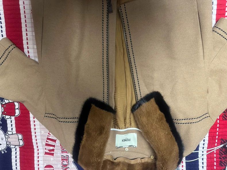 FENDI Woolen coat with detachable mink collar