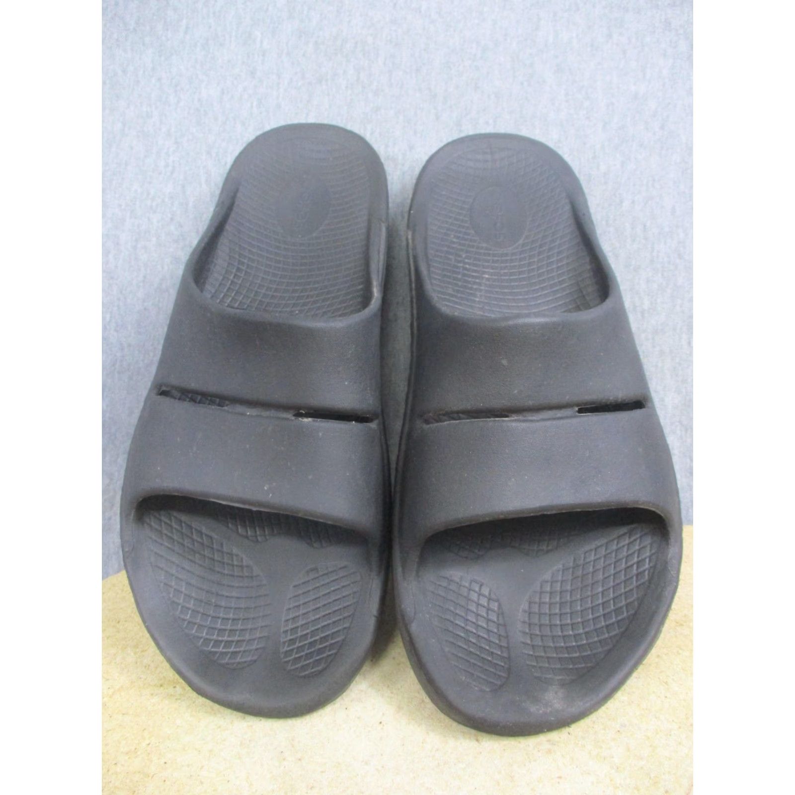 Vintage OOFOS OOahh Slide Sandals Mens 13 Black Recovery Comfort Cushioned Slide Sandal Mens Black 13 OOahh recovery trend shoes Mens Size ONE SIZE - 4 Thumbnail