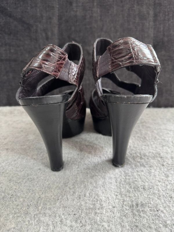 Bottega Veneta Bottega Veneta Crocodile High Heels leather sandals size 36 Size US 6 / IT 36 - 7 Thumbnail