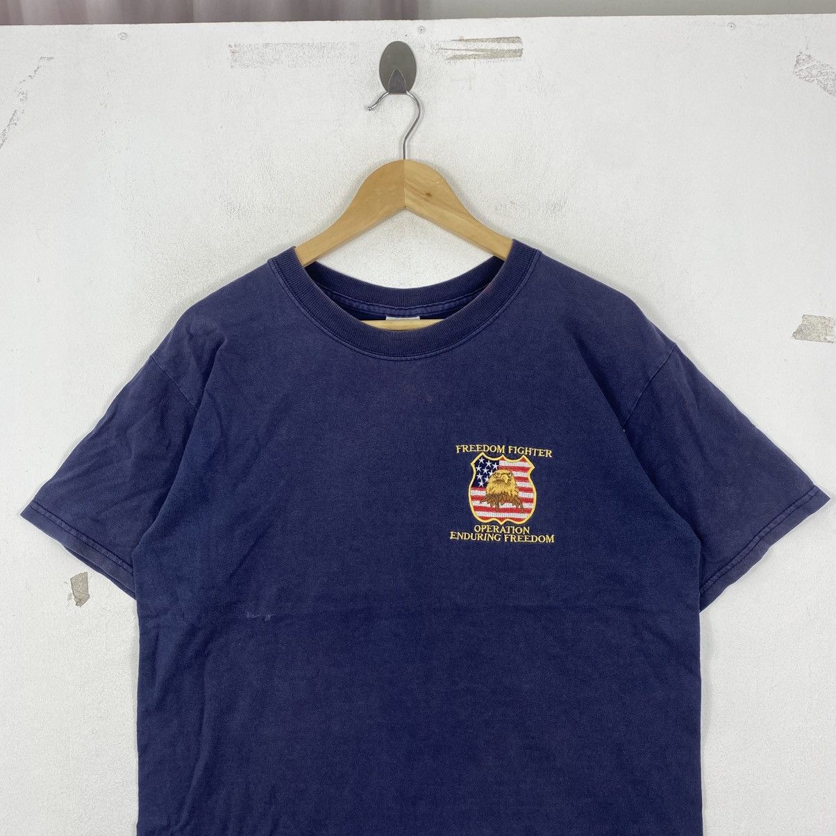 Vintage Vintage Y2K Gildan Operation Enduring Freedom Eagle Tee M Size US M / EU 48-50 / 2 - 3 Thumbnail