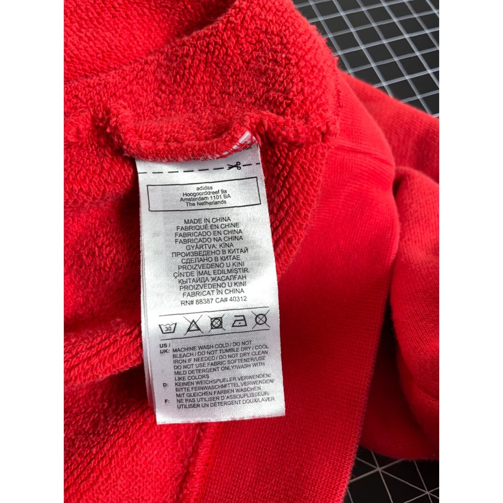 Adidas VINTAGE adidas Crewneck Sweatshirt Men Small Red Heavyweight 90s Skate Retro Embroidered Size US S / EU 44-46 / 1 - 5 Thumbnail