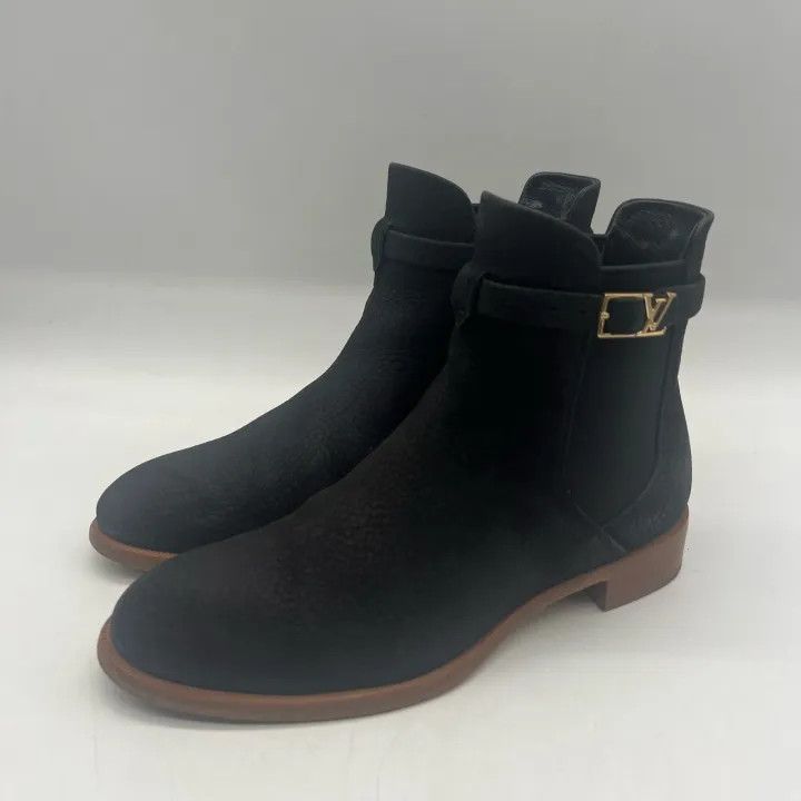 Louis Vuitton Women's Stylish Round-Toe Short Boots 0079