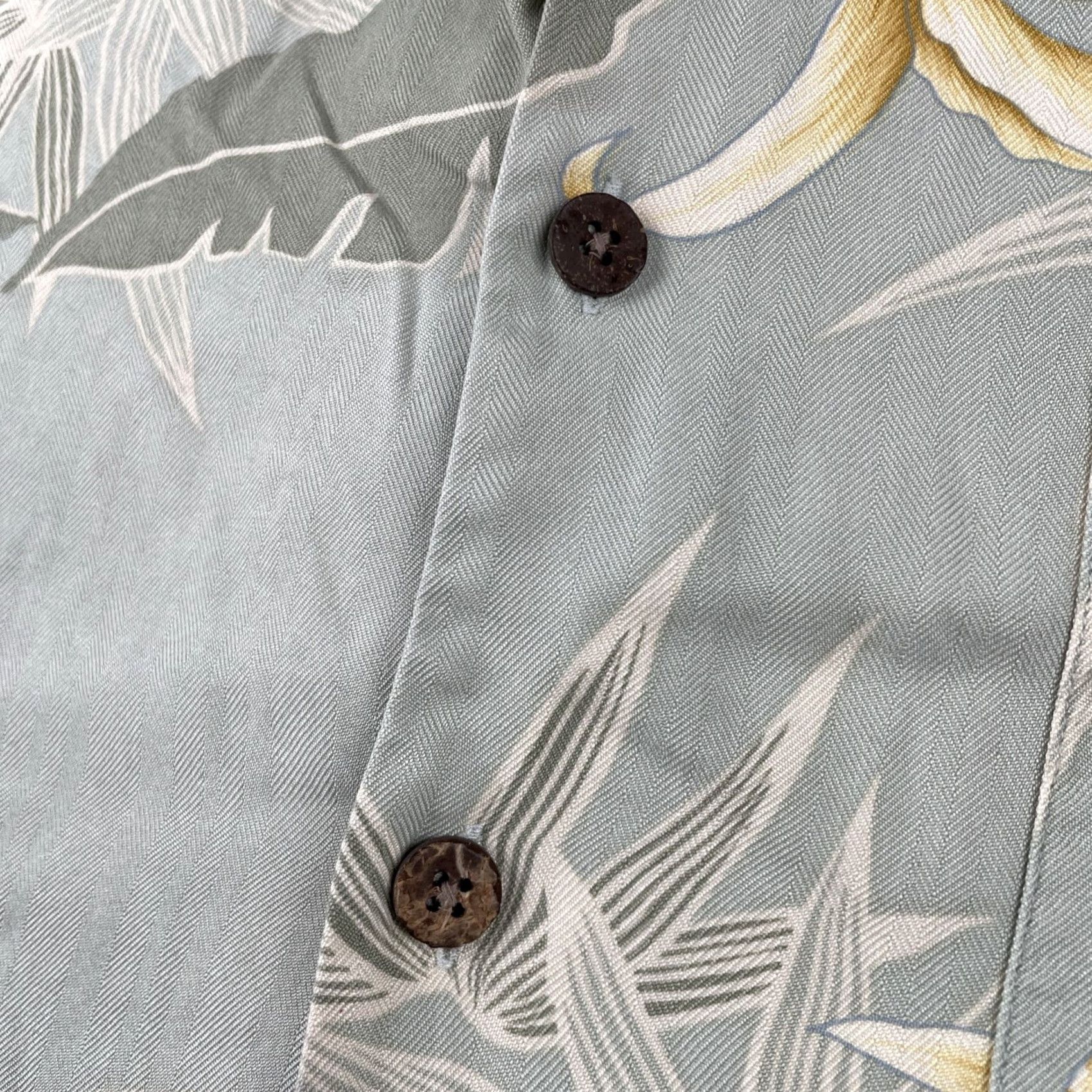 Tommy Bahama VINTAGE Tommy Bahama Shirt Green Floral Silk Button-Up Short Sleeve L Mens Size US L / EU 52-54 / 3 - 3 Thumbnail