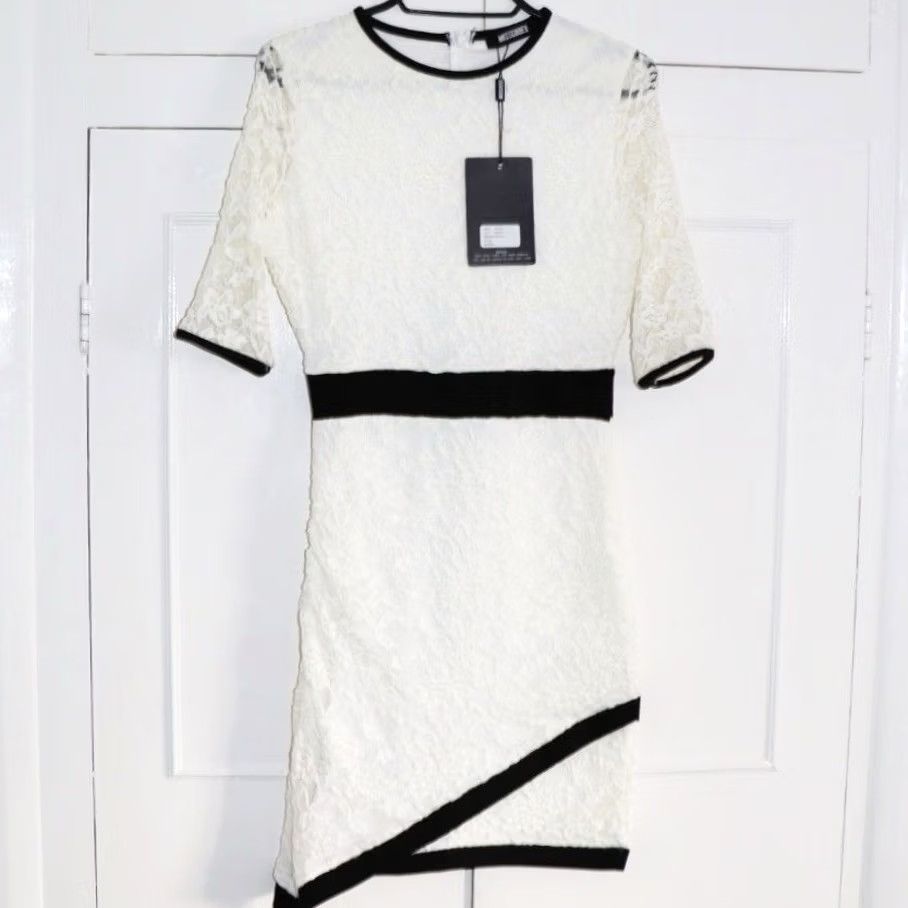 Missguided Missguided Lace Bodycon Dress UK 6 Women’s White NNWT BNWT Size M / US 6-8 / IT 42-44 - 2 Thumbnail