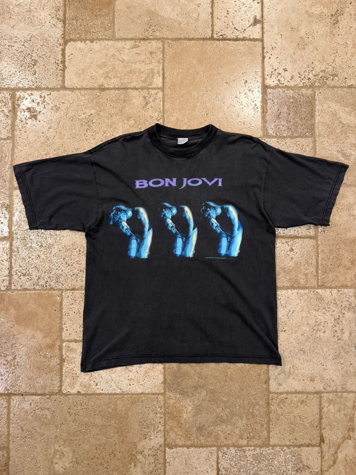 Vintage Vintage Bon Jovi 1995 World Tour Faded Band Tee Size US XL / EU 56 / 4 - 5 Thumbnail