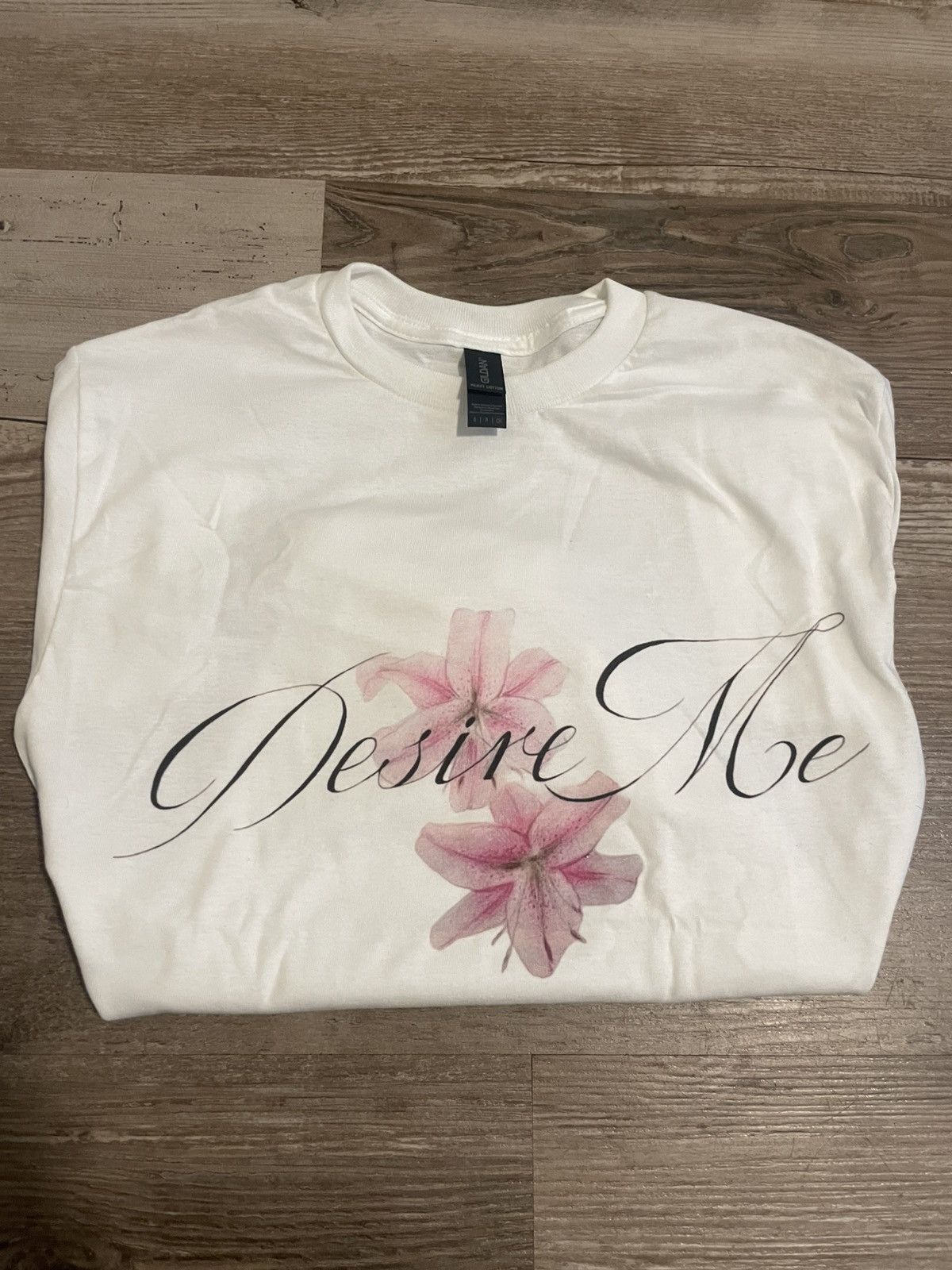 Homemade White tee flower design Size US S / EU 44-46 / 1 - 2 Thumbnail