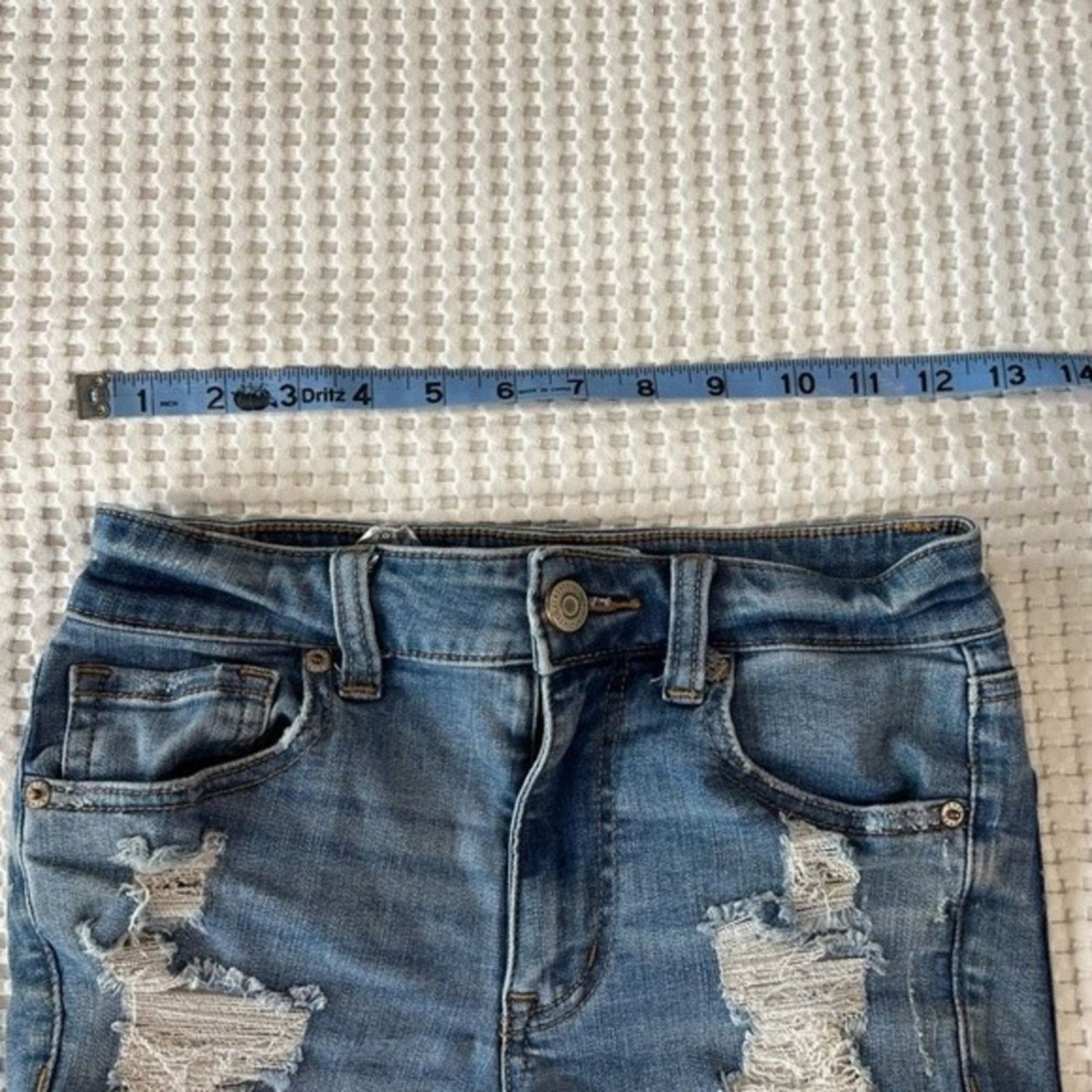 Aeropostale Aero High Rise Midi Jean Shorts 2 Small Distressed Thrashed Size 26" / US 2 / IT 38 - 5 Thumbnail