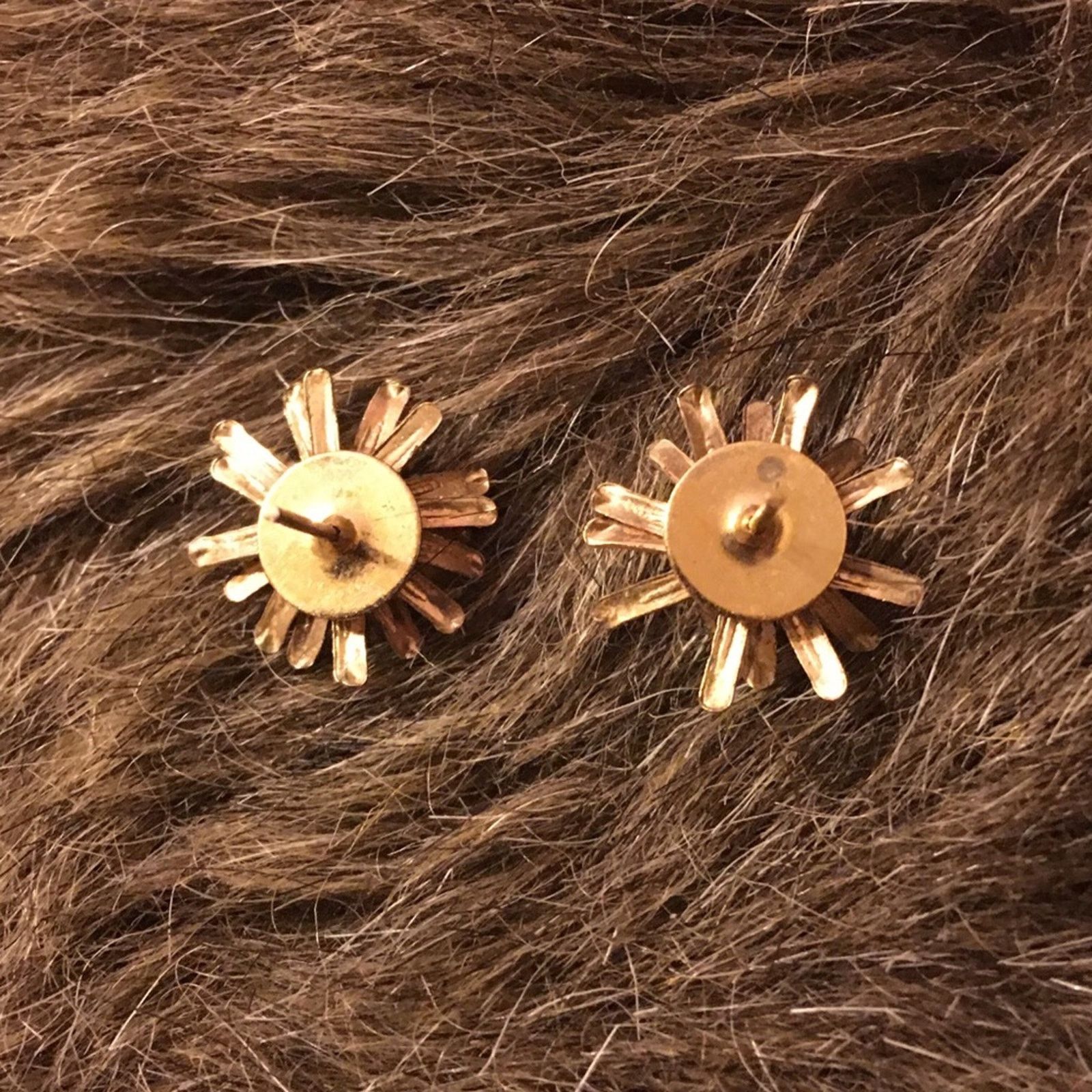 Jewelry Vintage gold tone pine cone pierced earrings Size ONE SIZE - 3 Thumbnail