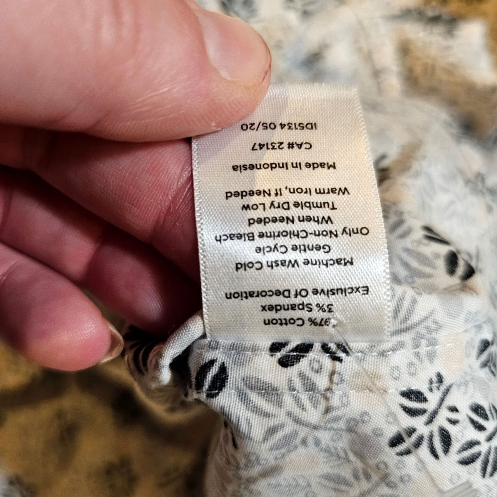 Talbots Talbots Shirt Women 14W Gray Floral Long Sleeve Lightweight Casual Career Button-Up Adult Regular XS? Size XL / US 12-14 / IT 48-50 - 7 Thumbnail