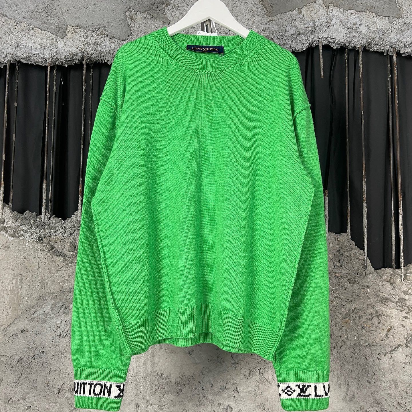 Louis Vuitton Louis Vuitton Green Logo Cuff Cashmere Sweater Size XS Size US XS / EU 42 / 0 - 1 Thumbnail