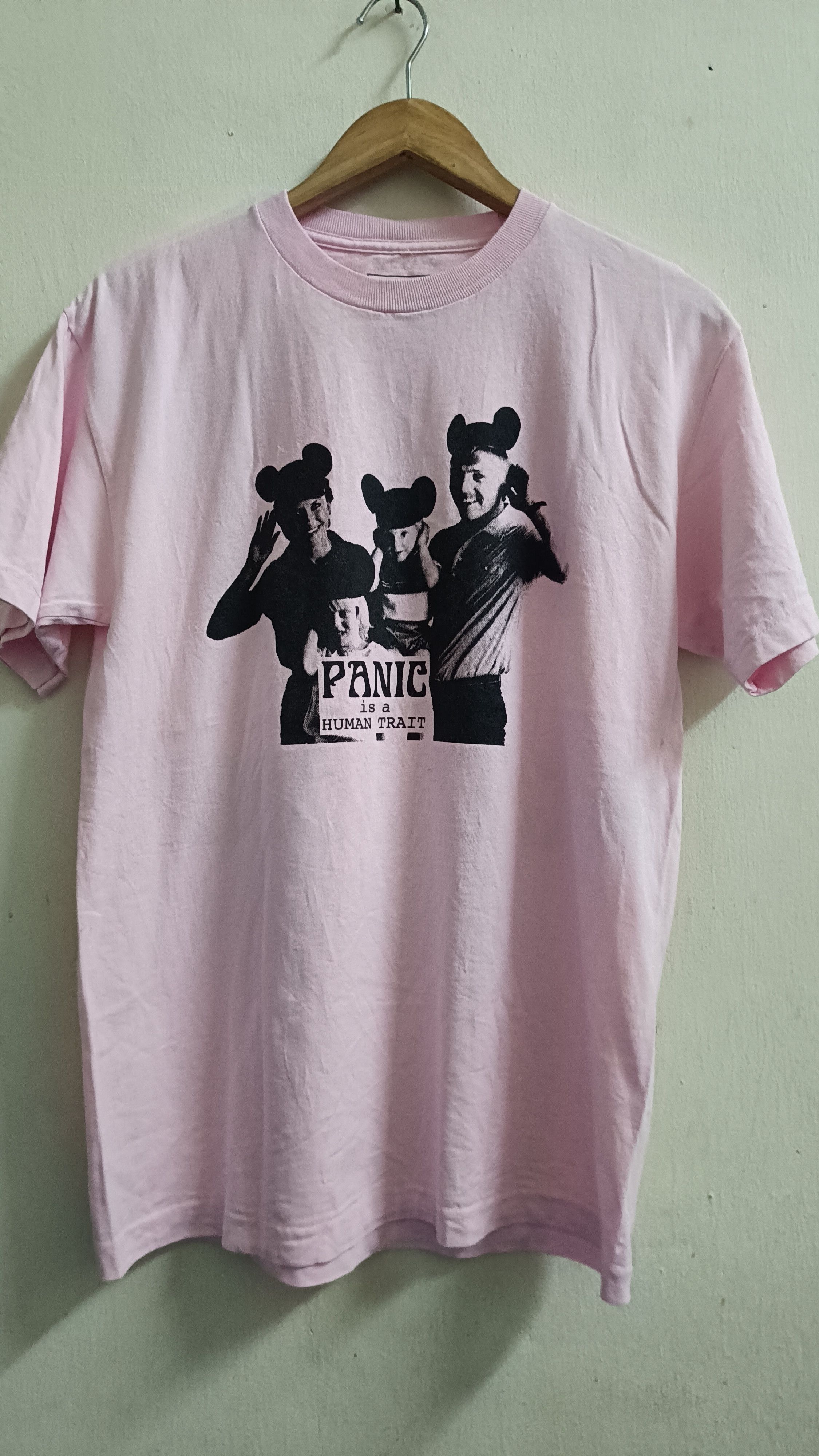 Pleasures 🔥🔥 Pleasures Panic Is A Human Trait Tee Size US M / EU 48-50 / 2 - 1 Thumbnail