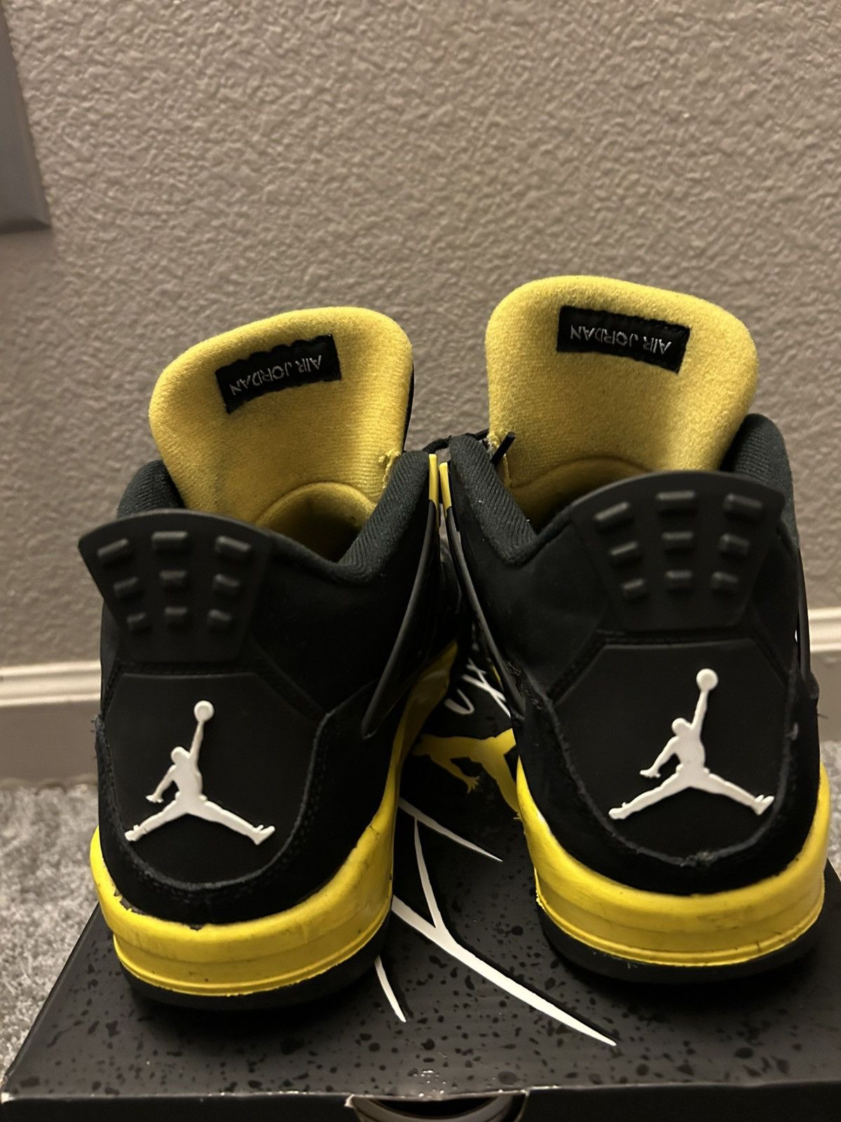 Jordan Brand Air Jordan 4 Retro ‘Thunder’ (2023) Size US 7 / EU 40 - 4 Thumbnail