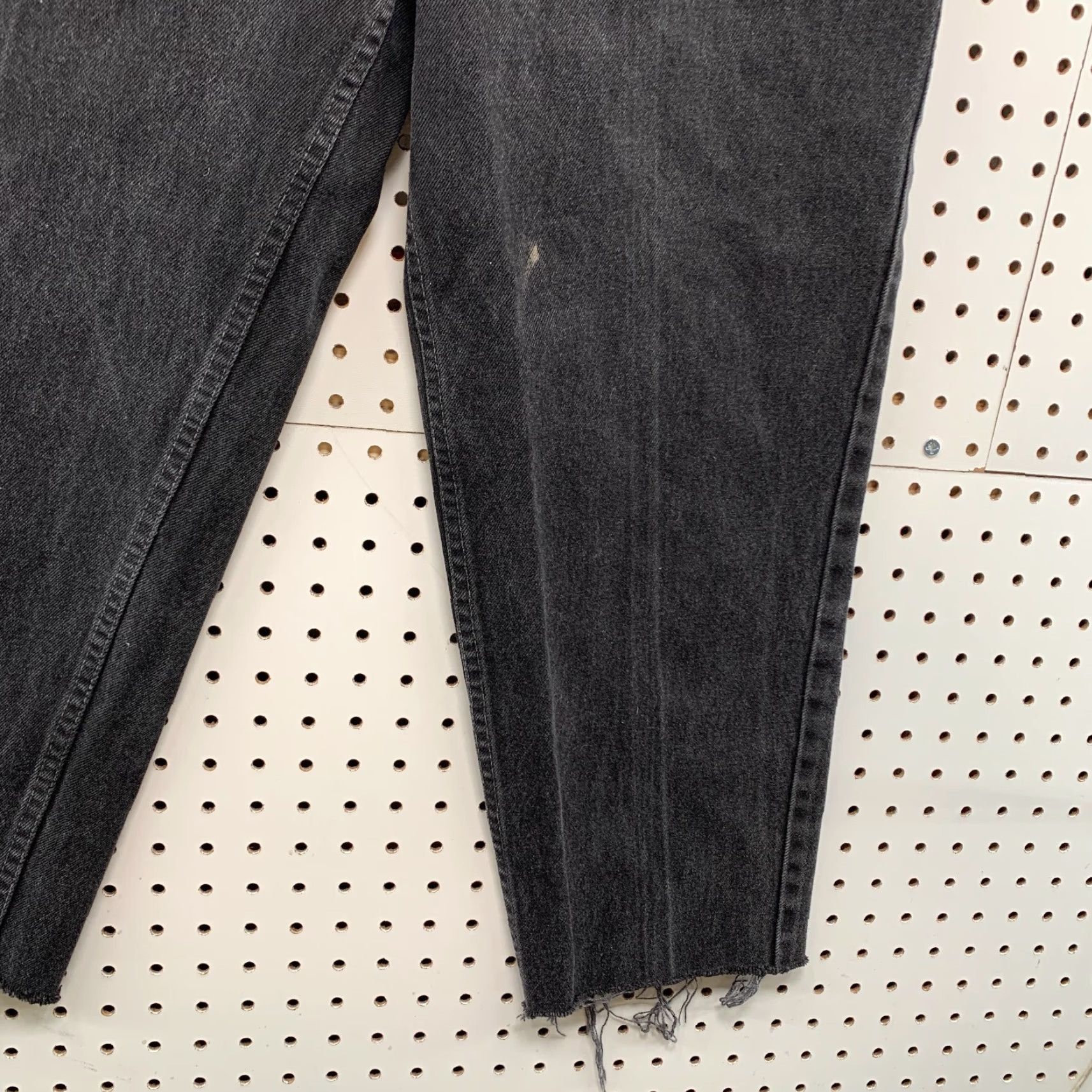 Levi's VINTAGE Levis Jeans Womens Size 12 Black Denim FITS 30x24 Relaxed Tapered Size 34" / US 12 / IT 48 - 4 Thumbnail