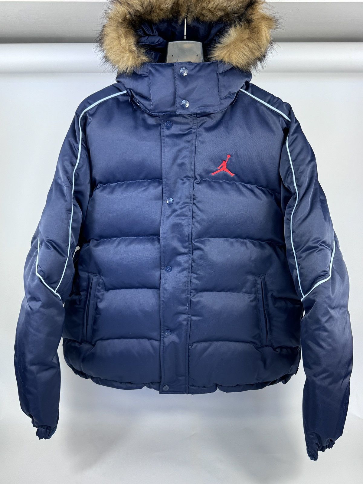 Jordan Brand × Supreme LOGO EMBROIDERED HOODED PUFFER JACKET Size US XL / EU 56 / 4 - 1 Thumbnail