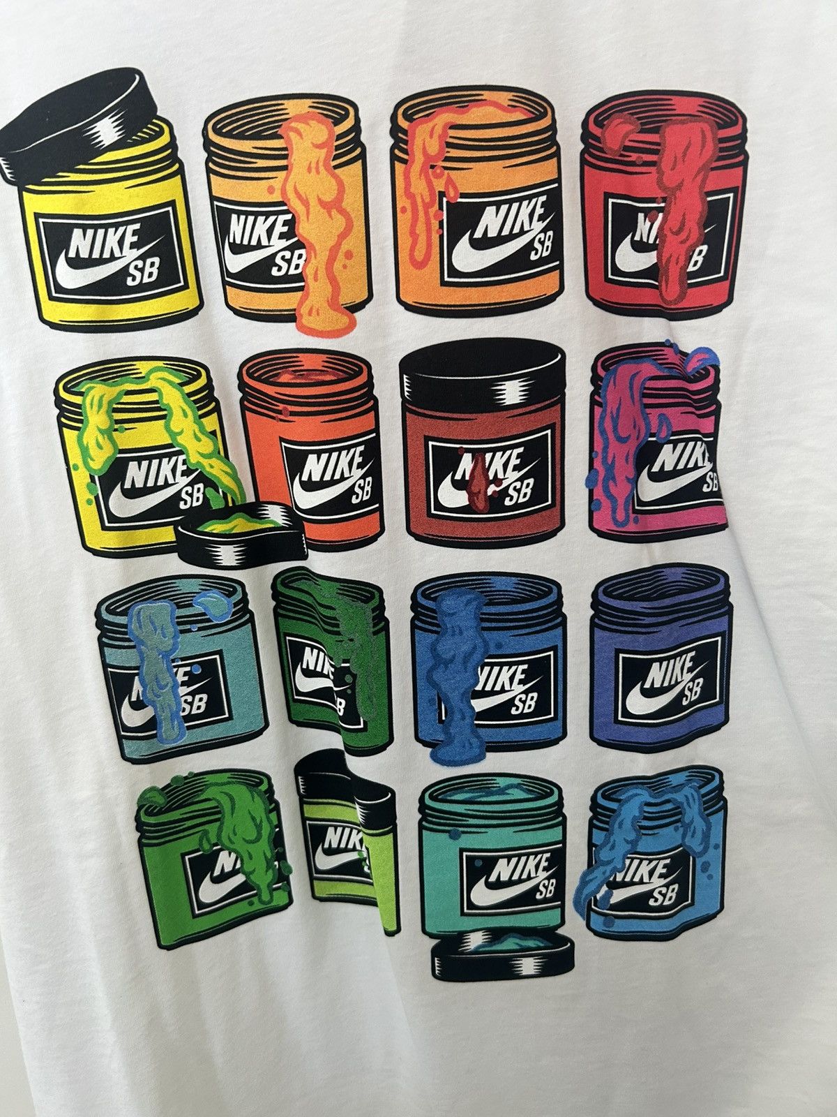 Nike Nike Paint Can T-Shirt Brand New WITH TAGS! Size US L / EU 52-54 / 3 - 3 Thumbnail