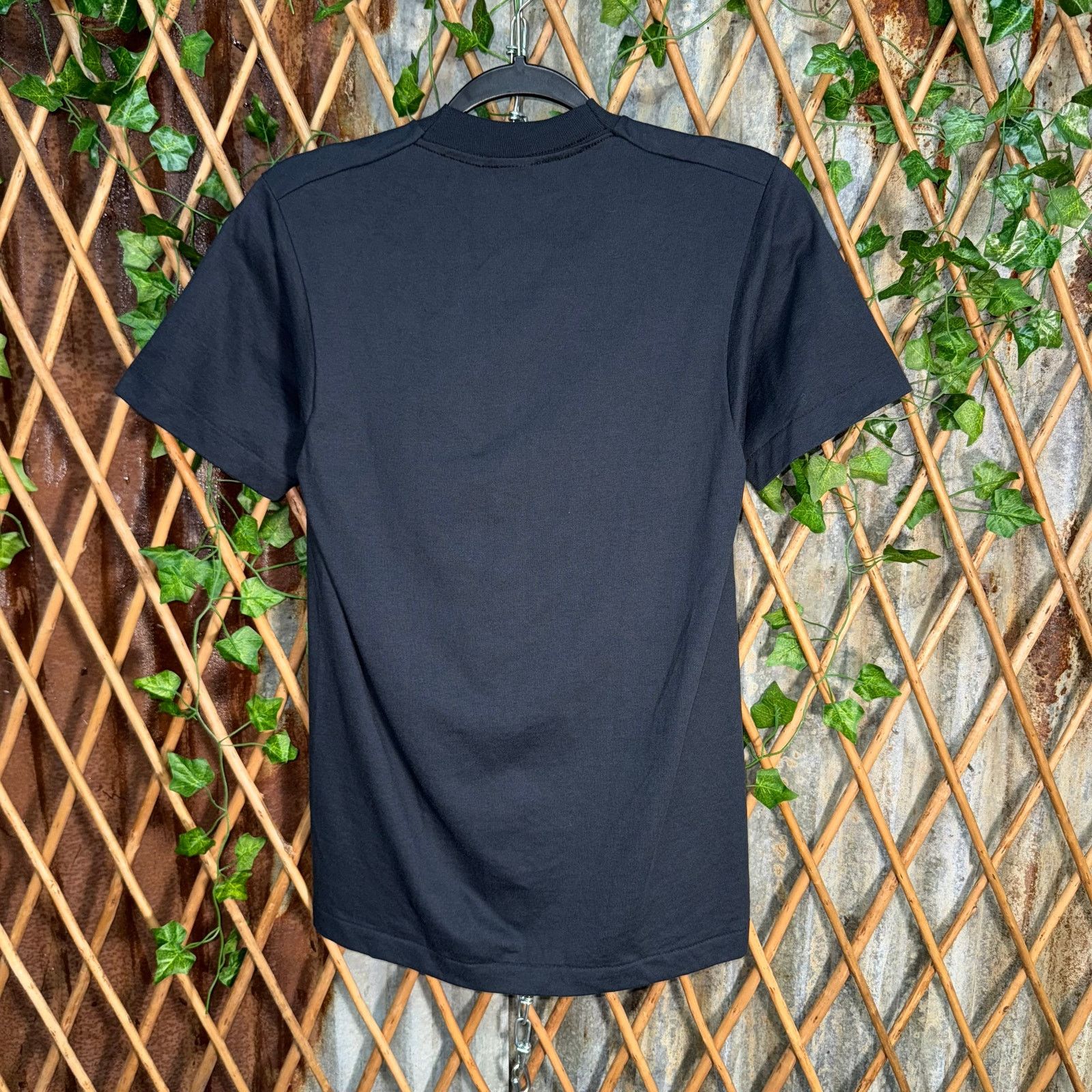 Guess Vintage Y2K guess USA made 80s / 90s throwback neon t-shirt Size US M / EU 48-50 / 2 - 2 Thumbnail