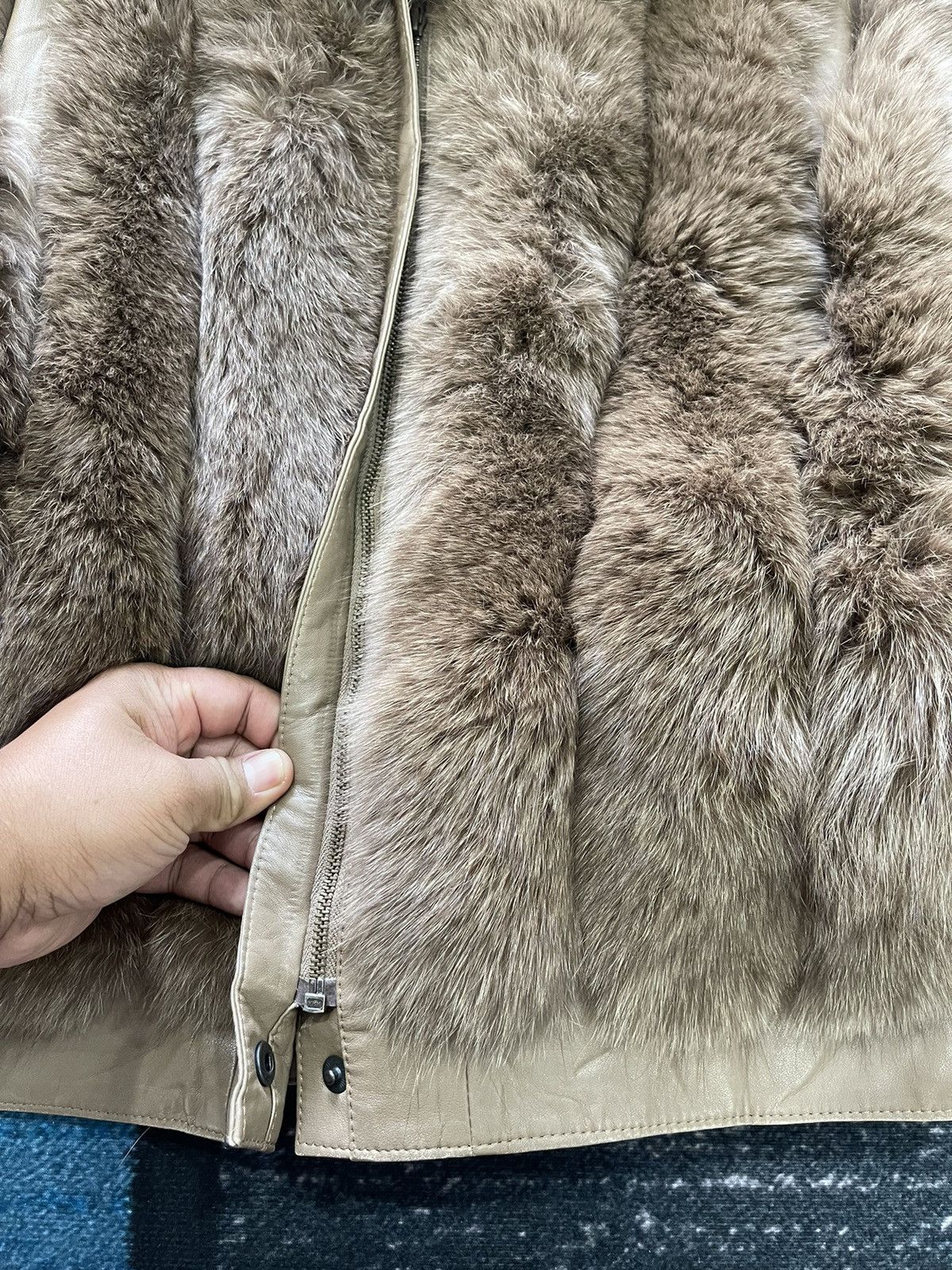Vintage VINTAGE REAL FUR NICE LEATHER JACKET Size US M / EU 48-50 / 2 - 7 Thumbnail