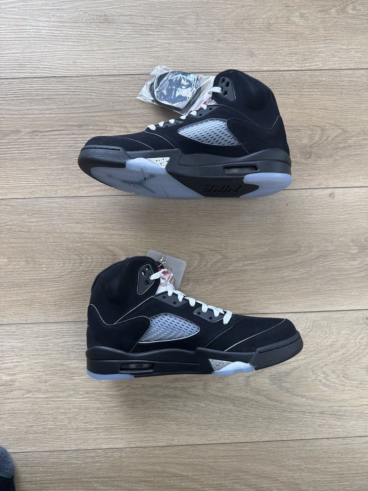 Jordan Brand METALLIC 5 OG Size US 11 / EU 44 - 1 Thumbnail