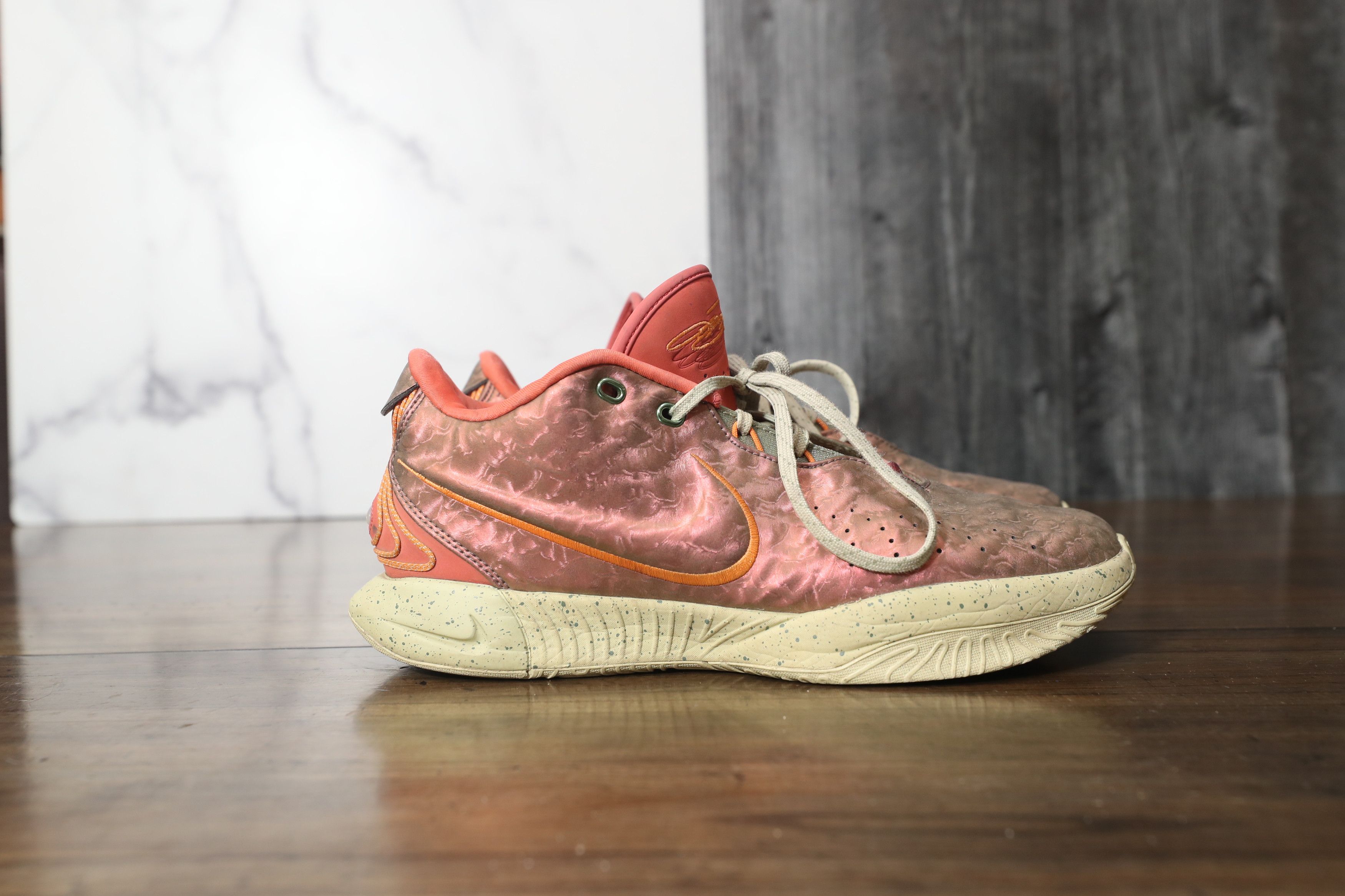 Nike Nike LeBron 21 "Queen Conch" (9) Size US 9 / EU 42 - 5 Thumbnail