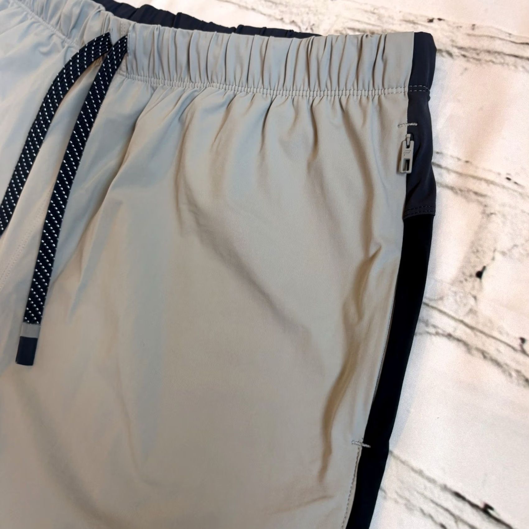 Fabletics VINTAGE? No. Size US 33 - 6 Thumbnail