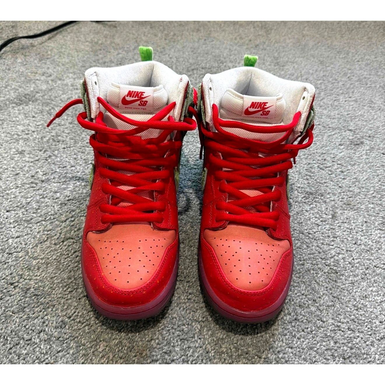 Nike Nike Dunk High SB Strawberry Cough CW7093-600 Size 10.5 Size US 10.5 / EU 43-44 - 9 Thumbnail