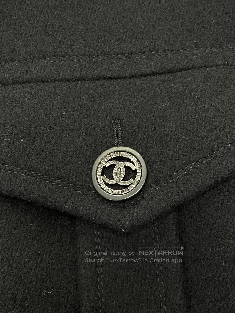 Chanel Chanel Black Wool Coat w/ Red Collar. Size US M / EU 48-50 / 2 - 3 Thumbnail