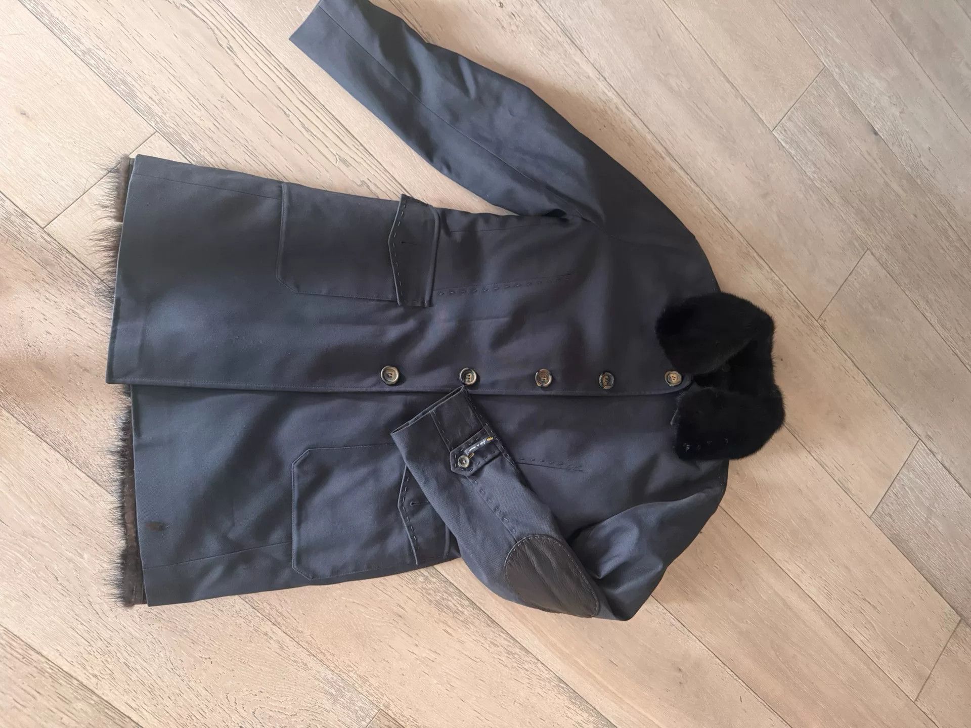 Fendi Fendi Long Gray Coat with Detachable Lining Size US L / EU 52-54 / 3 - 1 Thumbnail
